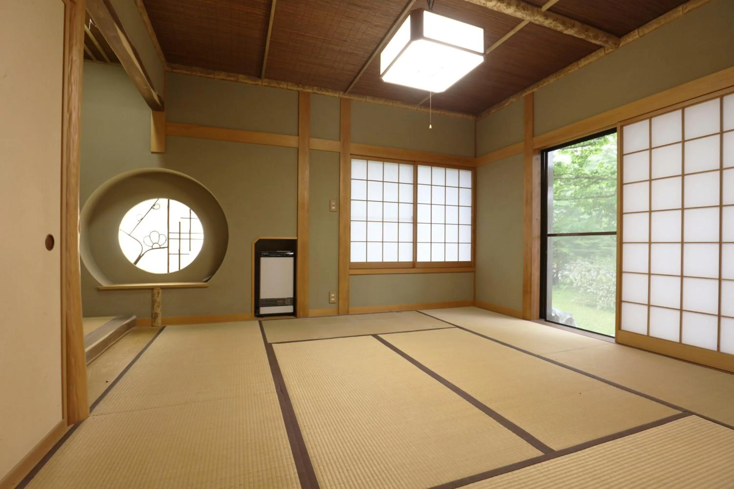 Photo of the whole room in MOON GLOW