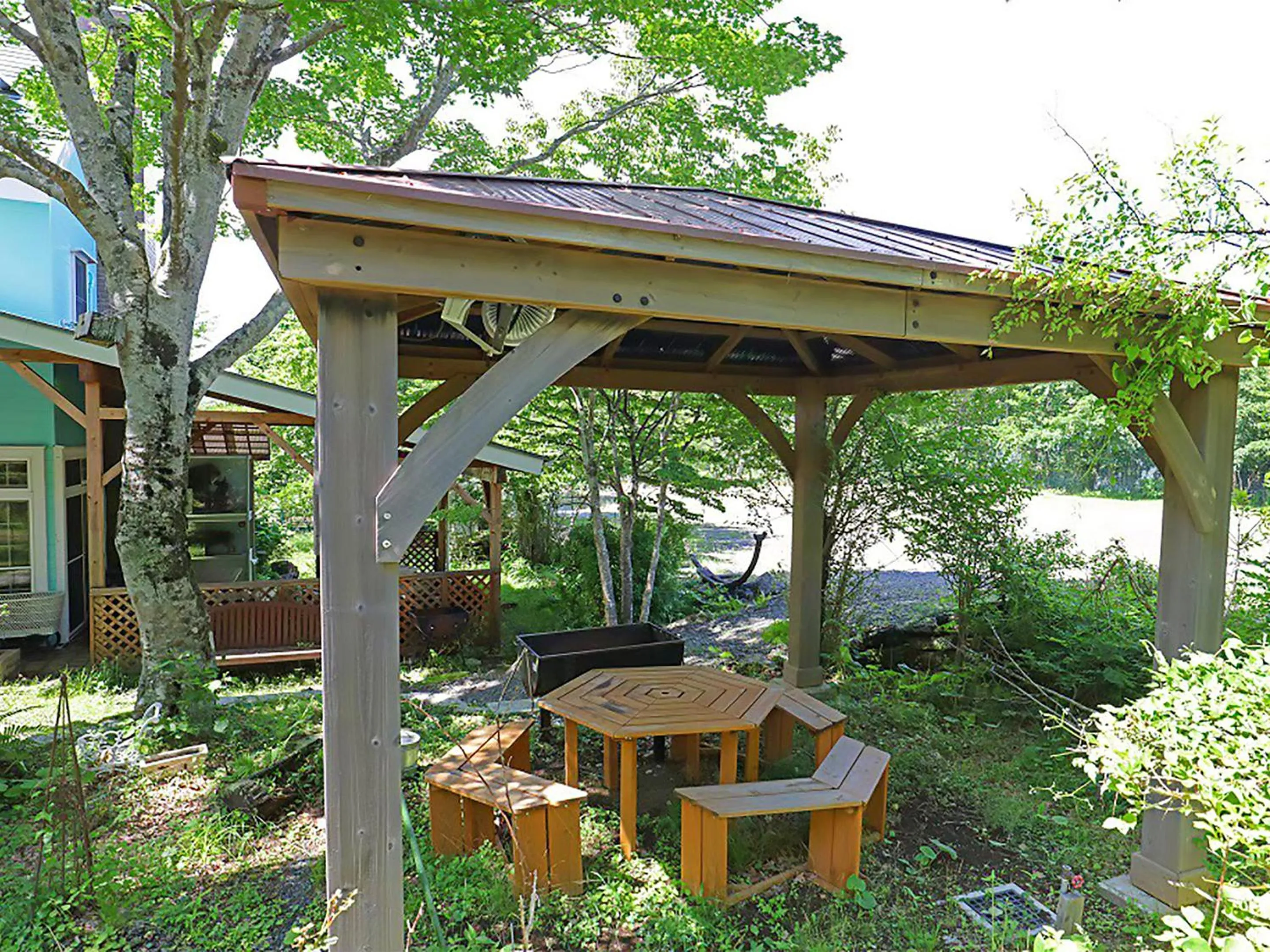 BBQ facilities in MOON GLOW