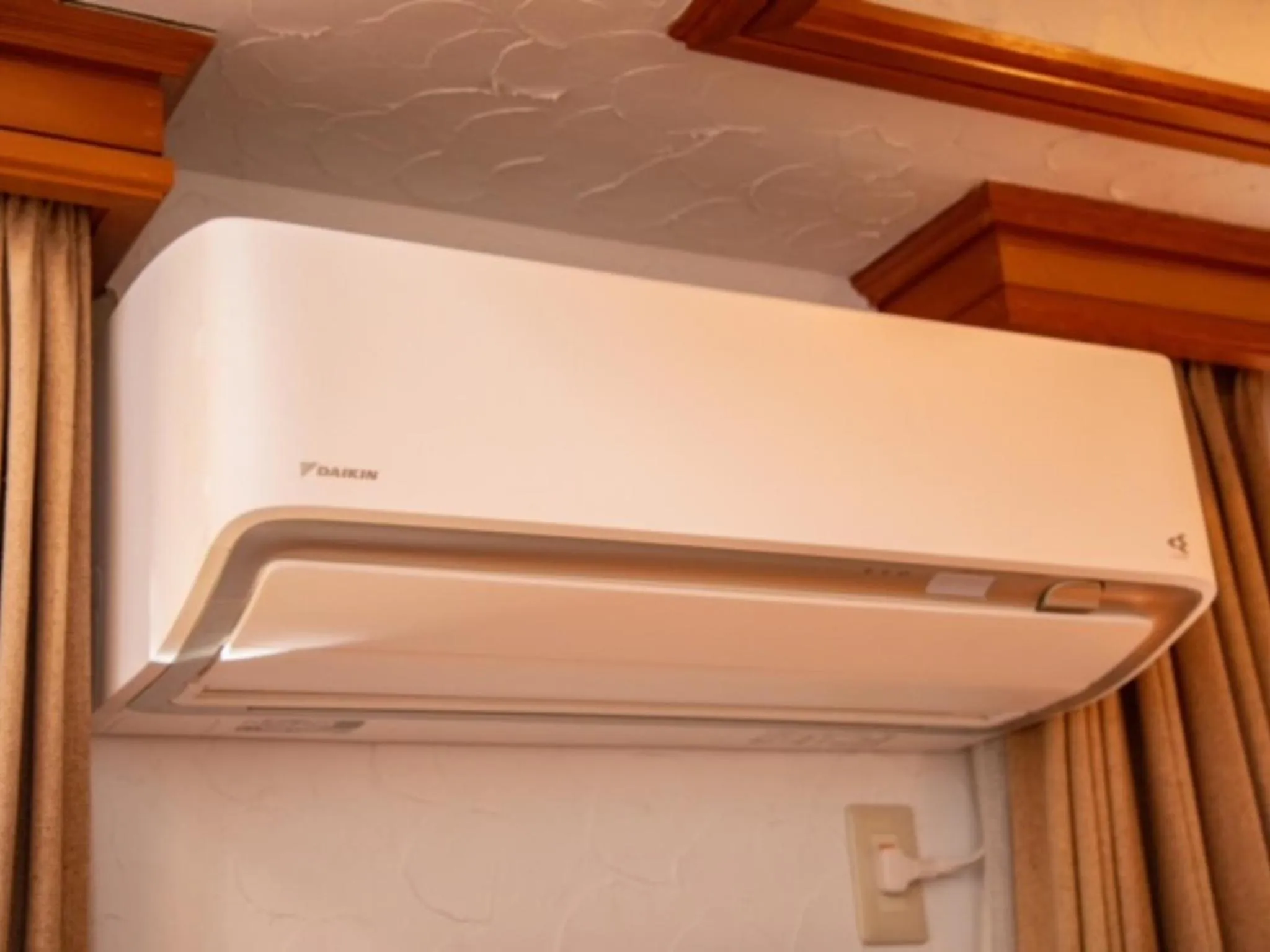 air conditioner in MOON GLOW