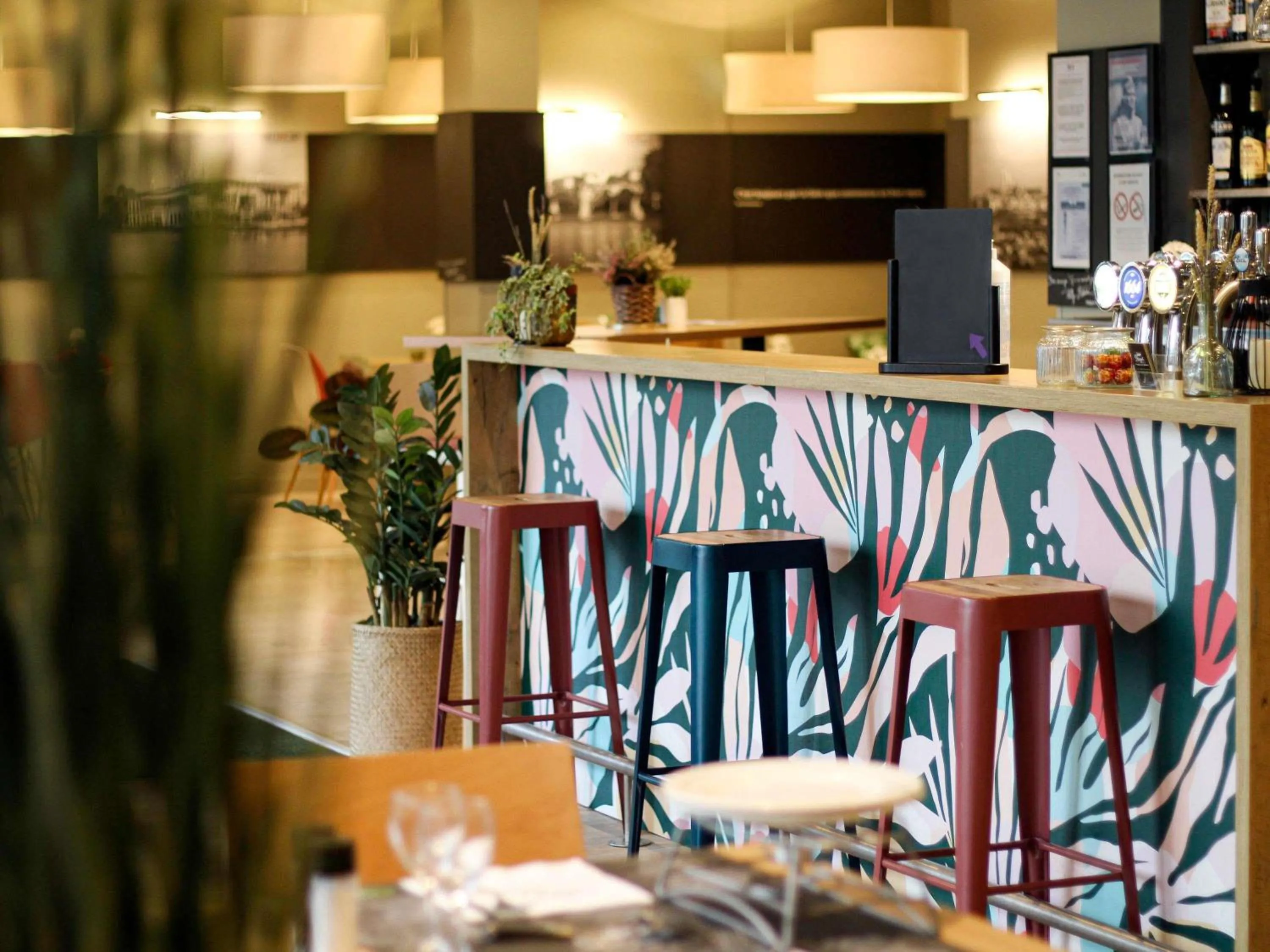 Lounge or bar in ibis Saint Gratien - Enghien-Les-Bains
