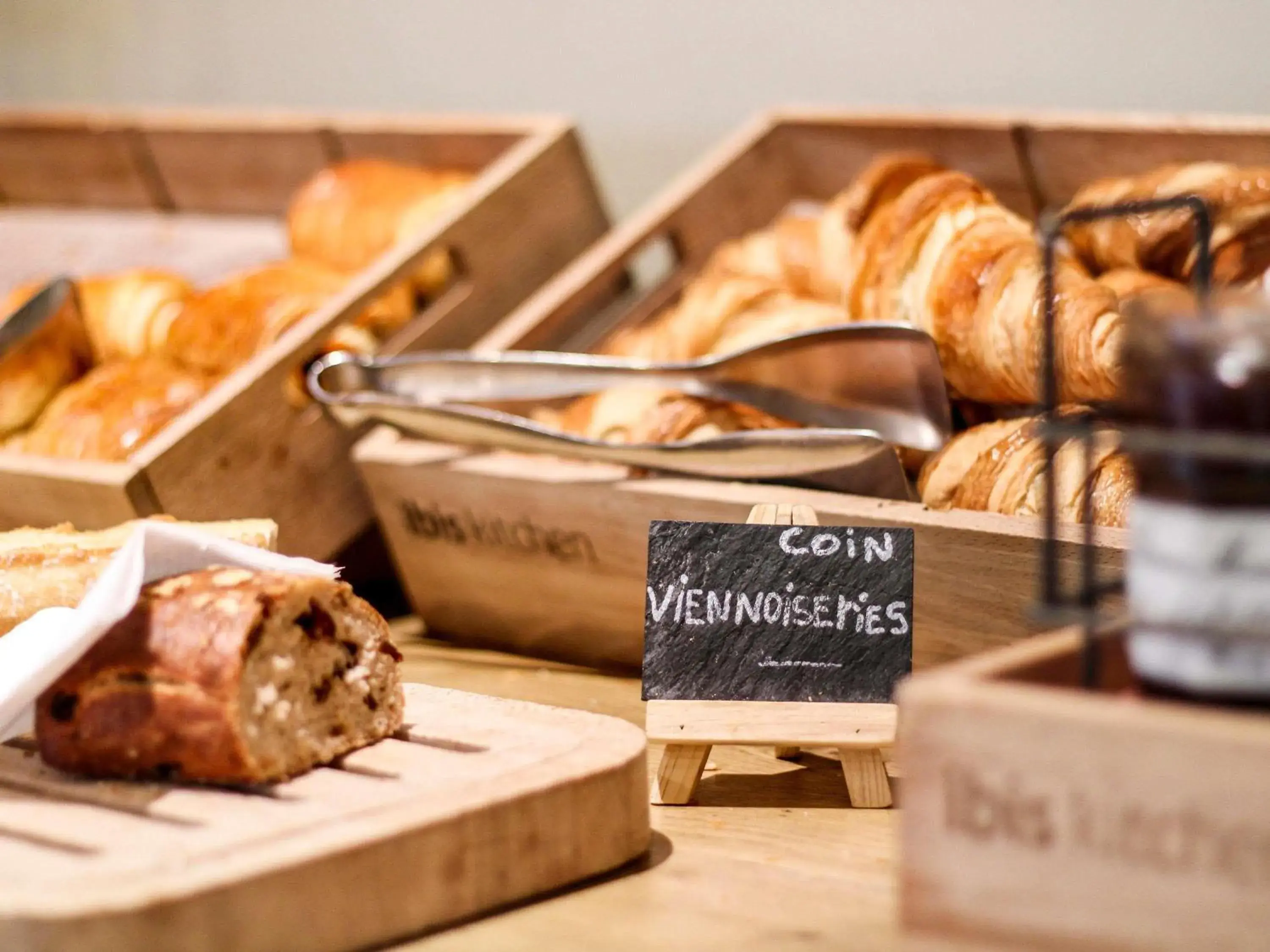 Breakfast in ibis Saint Gratien - Enghien-Les-Bains Breakfast in ibis Saint Gratien - Enghien-Les-Bains
