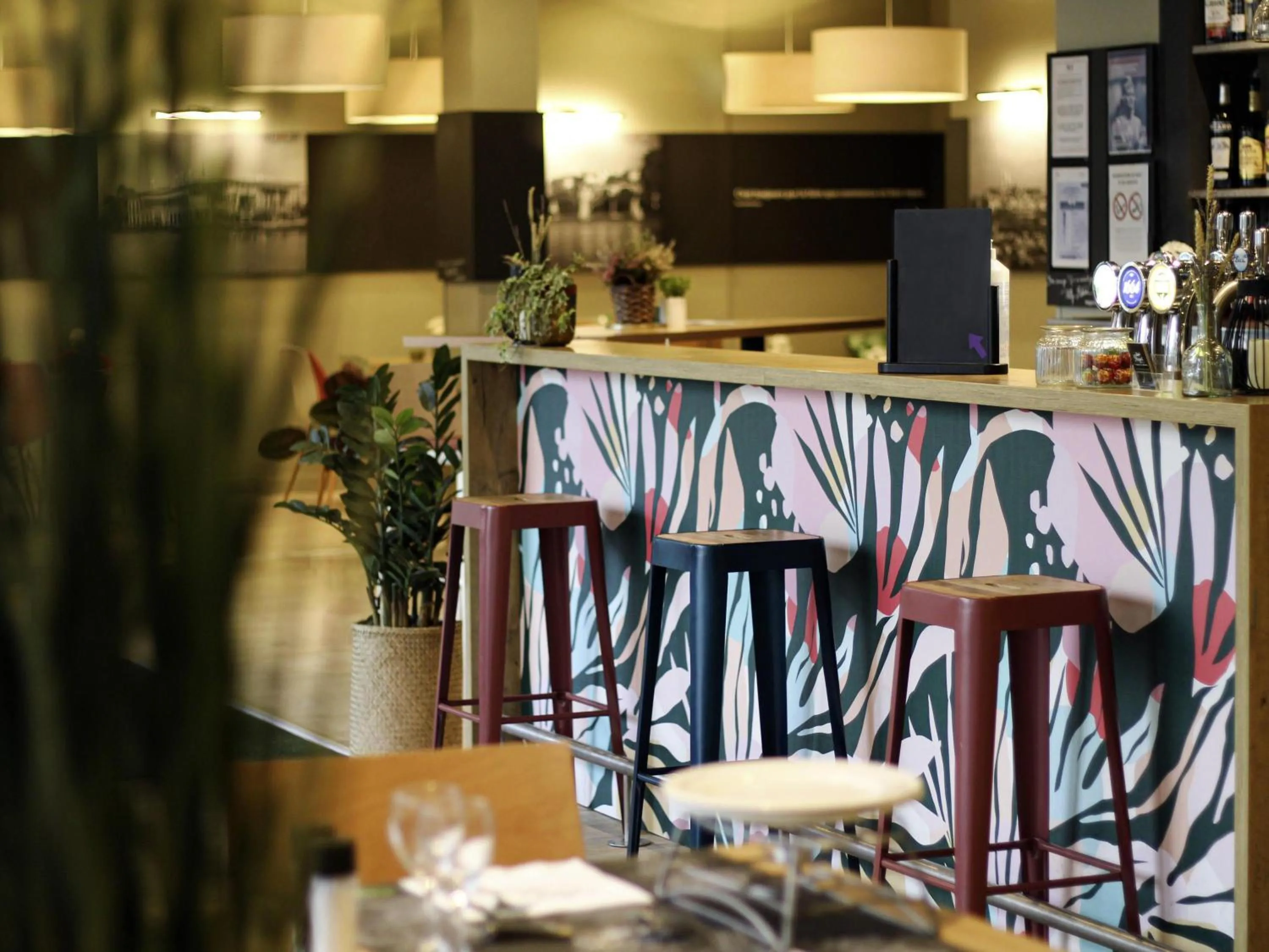 Lounge or bar in ibis Saint Gratien - Enghien-Les-Bains