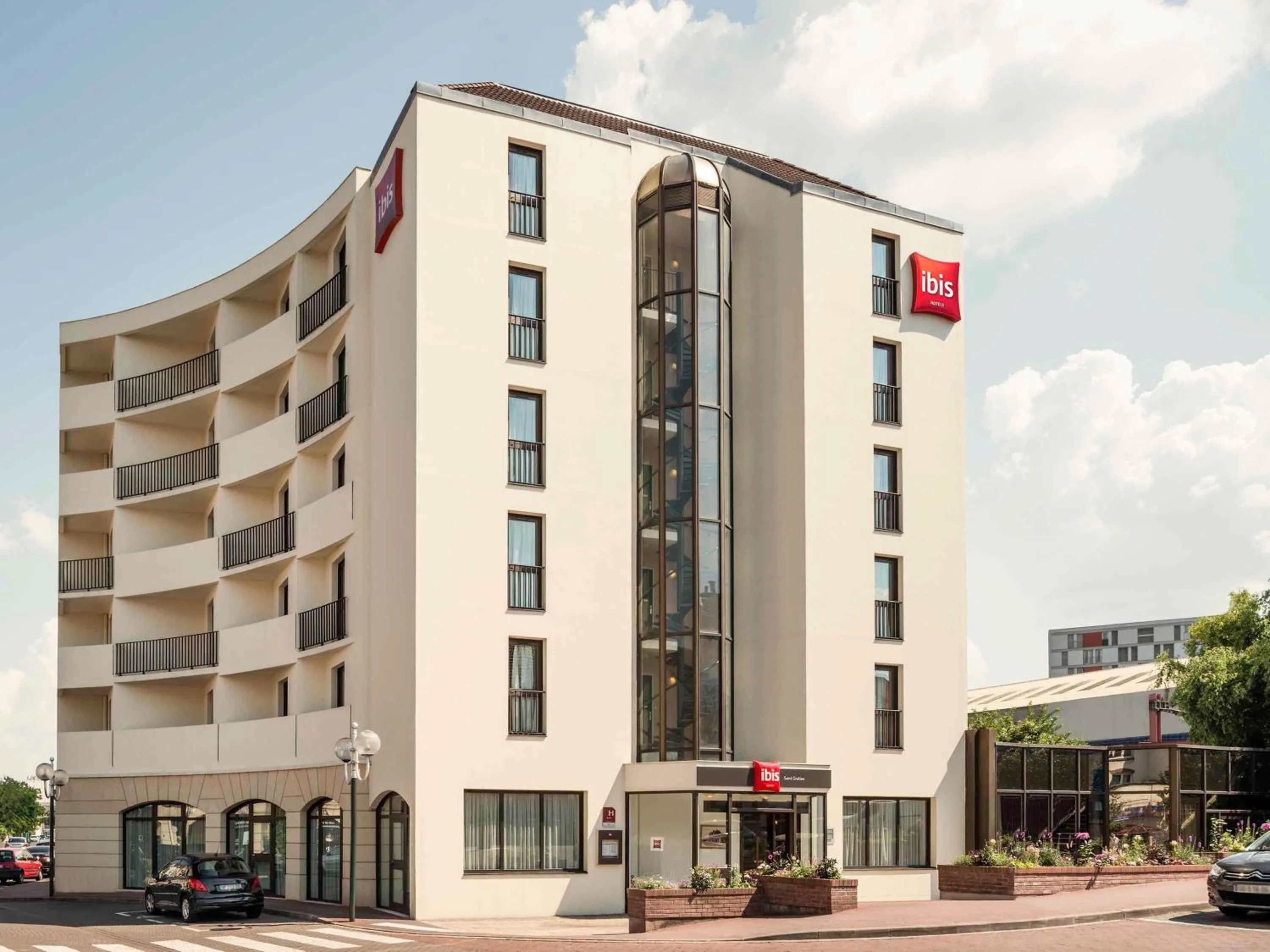 Property building in ibis Saint Gratien - Enghien-Les-Bains