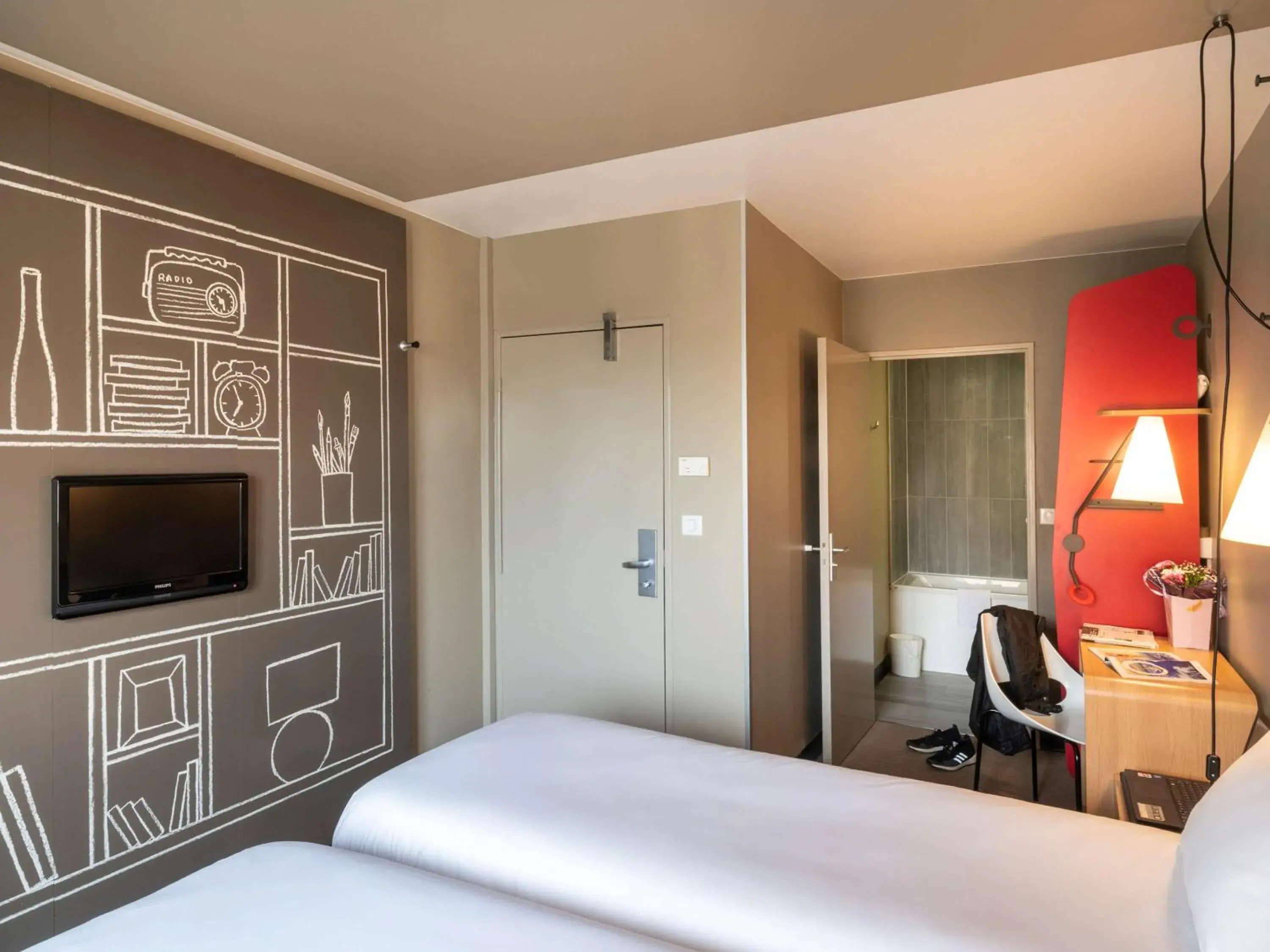 Photo of the whole room, Bed in ibis Saint Gratien - Enghien-Les-Bains