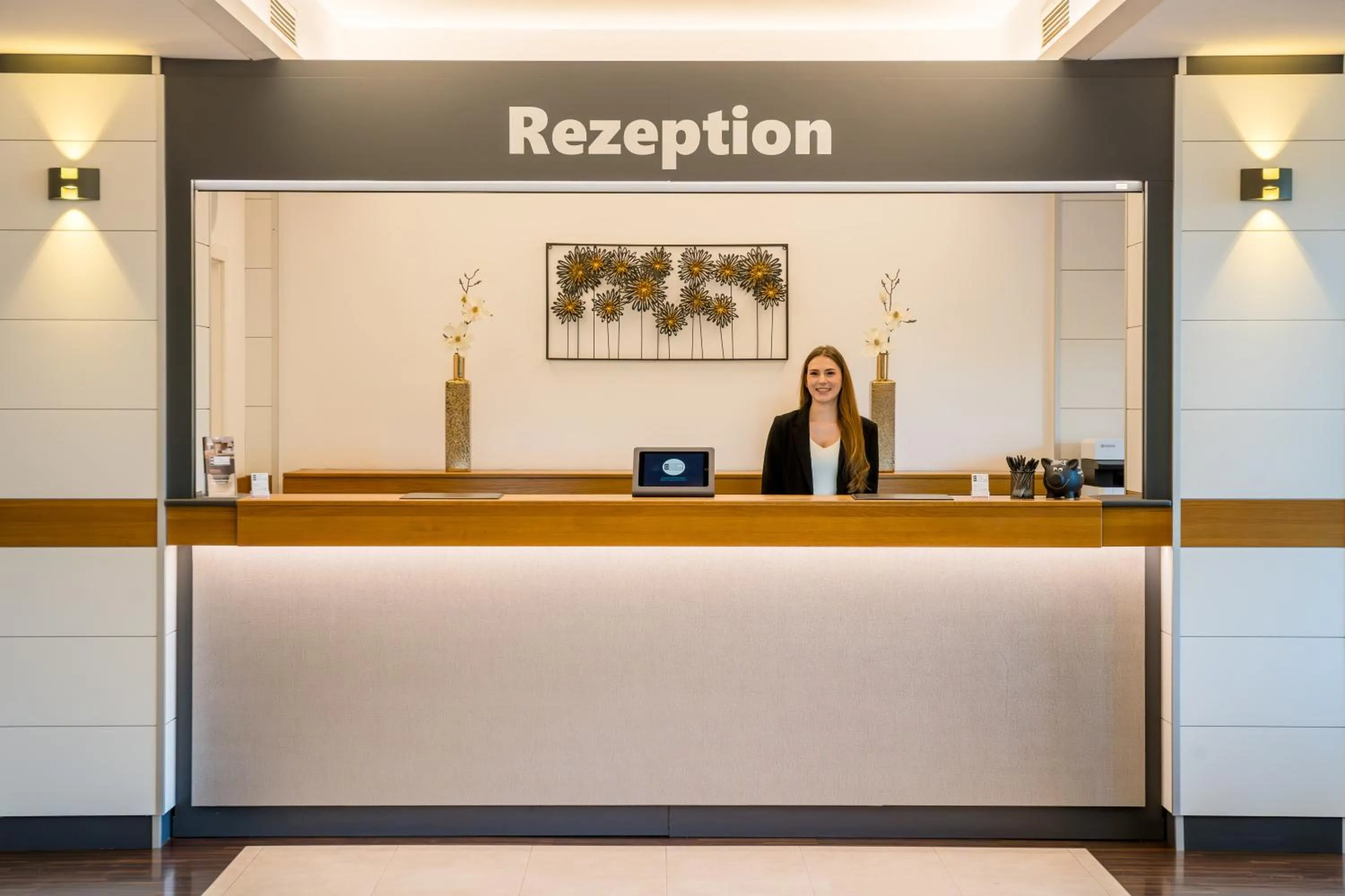 Lobby or reception in Hotel Newton Heilbronn