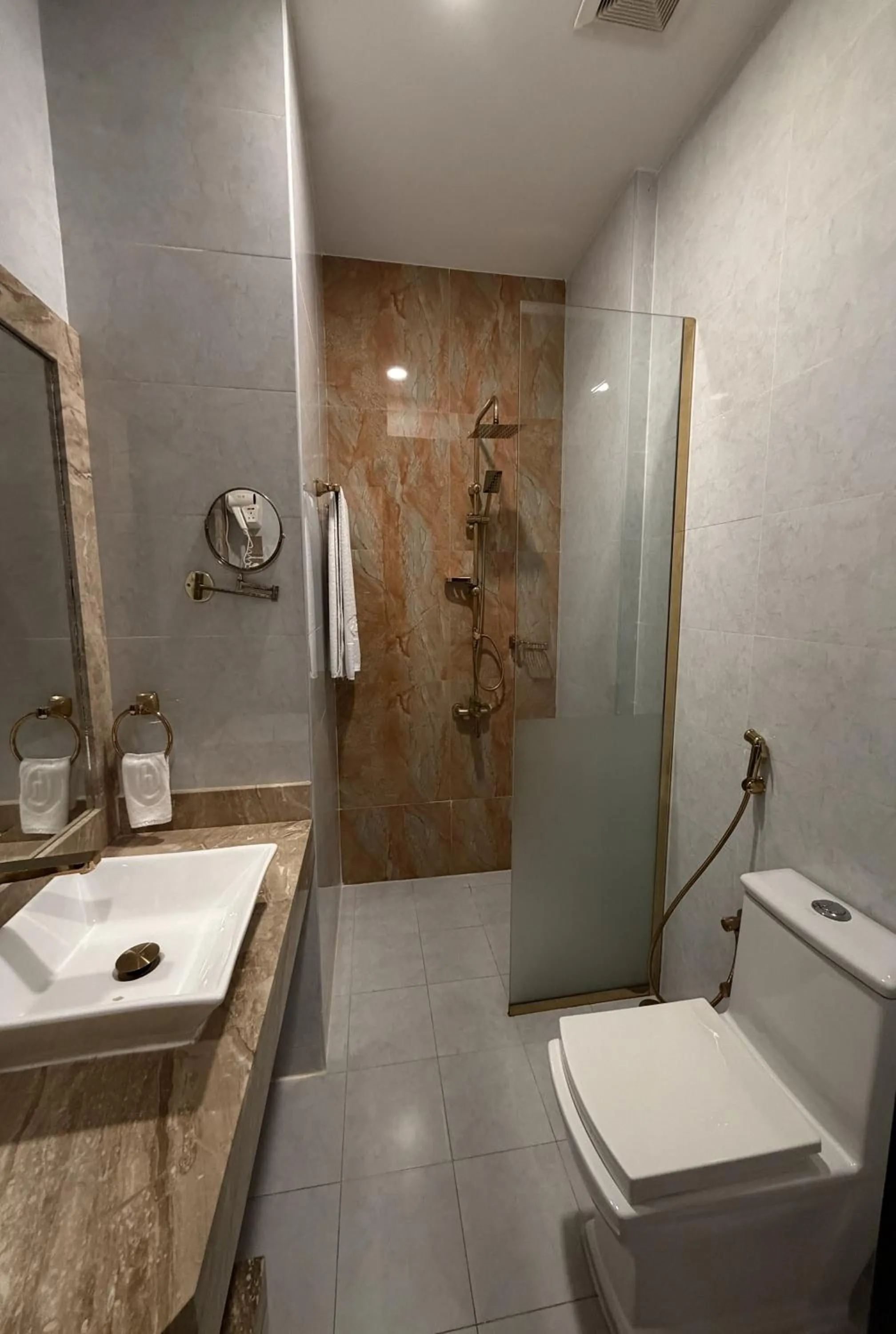 Toilet in Sunday Grand Al Khobar Hotel Formerly Holiday Al Khaleej