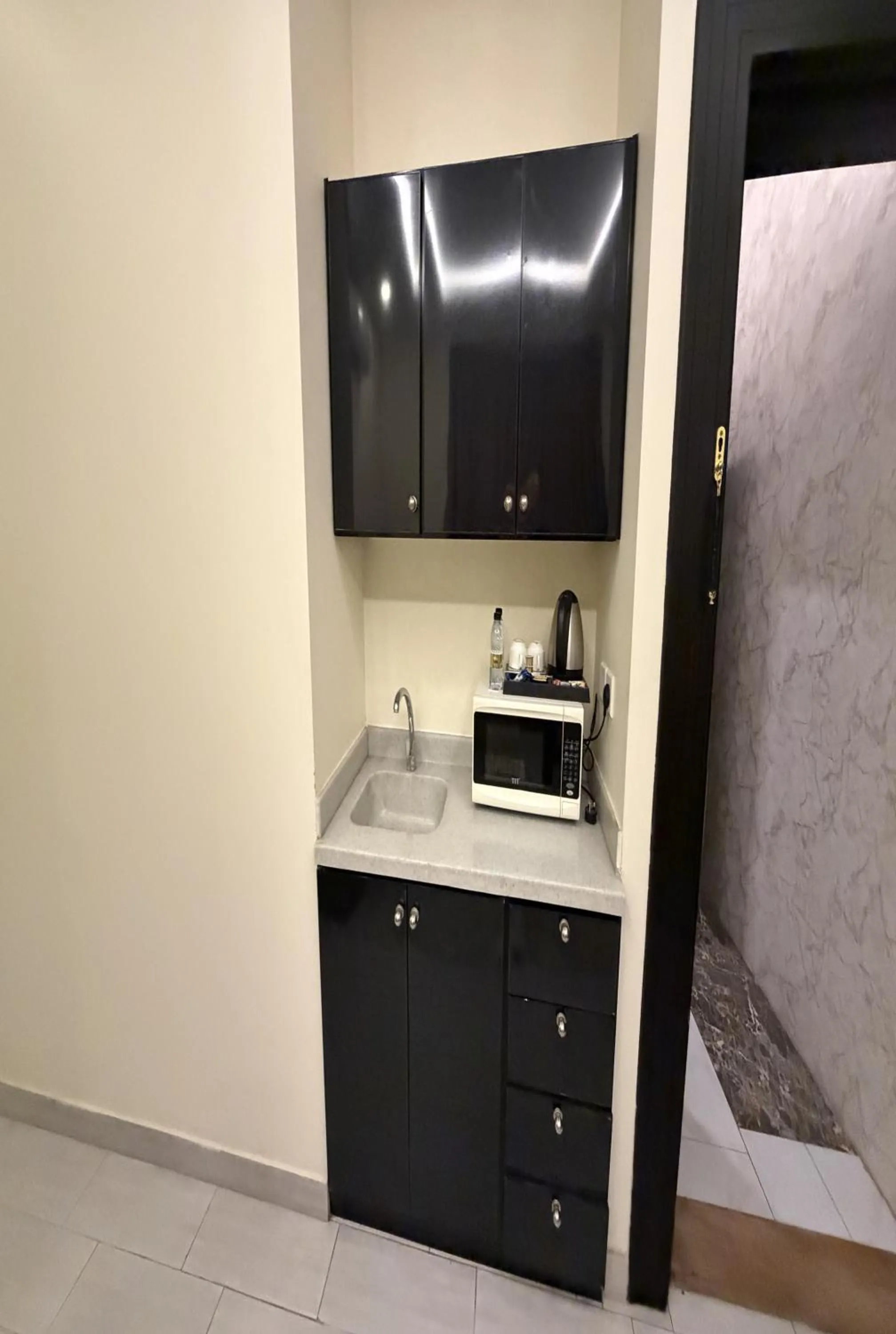 TV and multimedia in Sunday Grand Al Khobar Hotel Formerly Holiday Al Khaleej