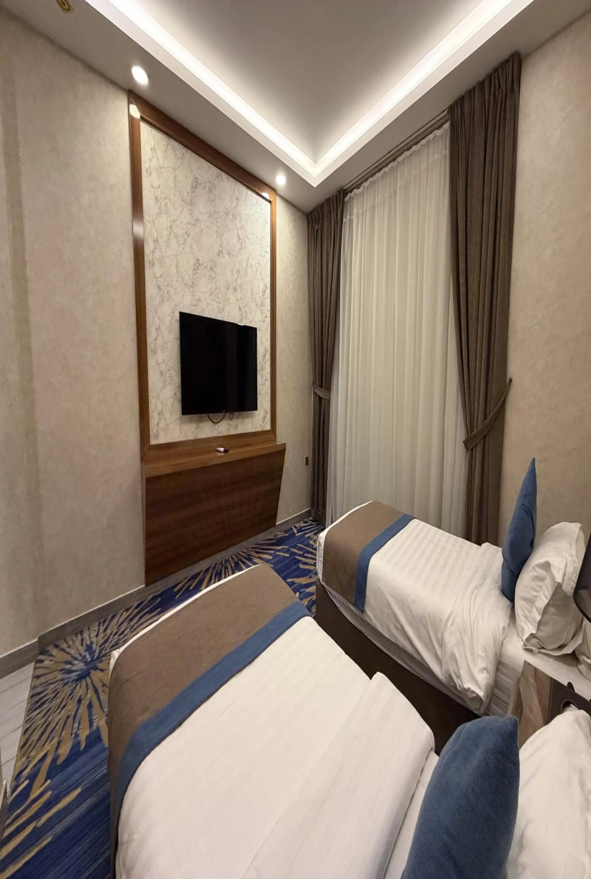 Photo of the whole room, Bed in Sunday Grand Al Khobar Hotel Formerly Holiday Al Khaleej