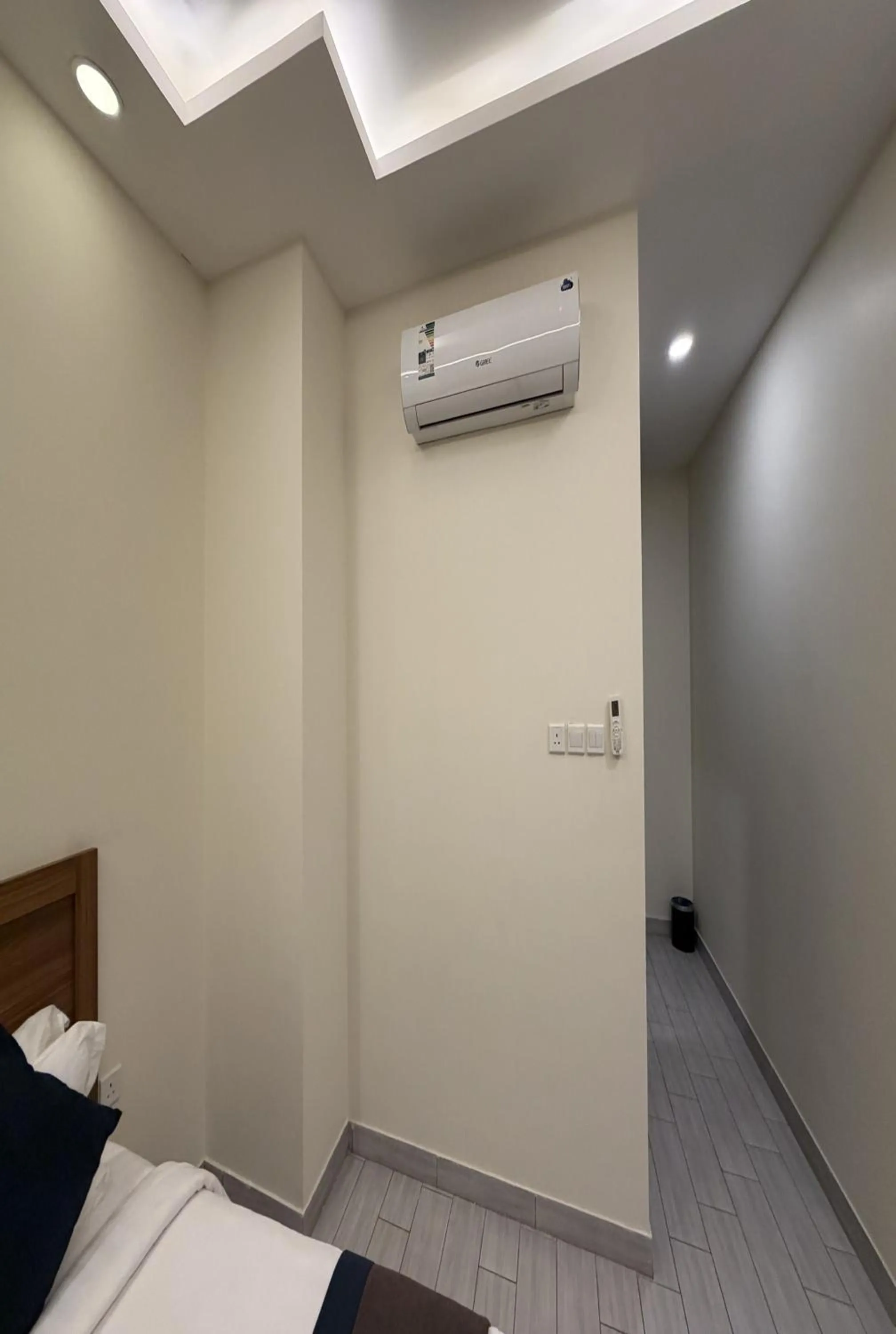 Photo of the whole room, Bed in Sunday Grand Al Khobar Hotel Formerly Holiday Al Khaleej