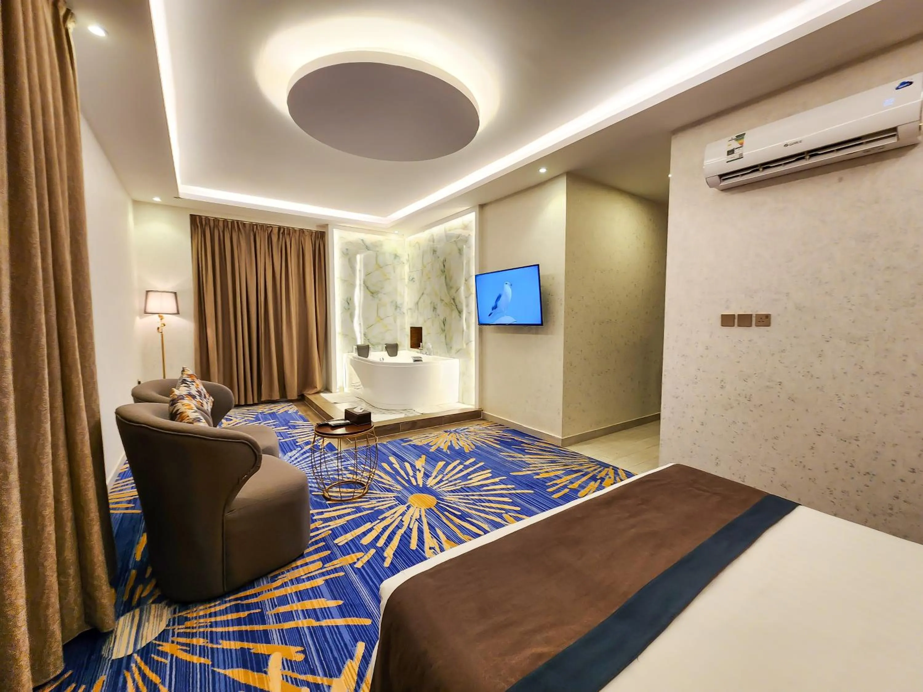 Photo of the whole room, Bed in Holiday Al Khaleej Hotel