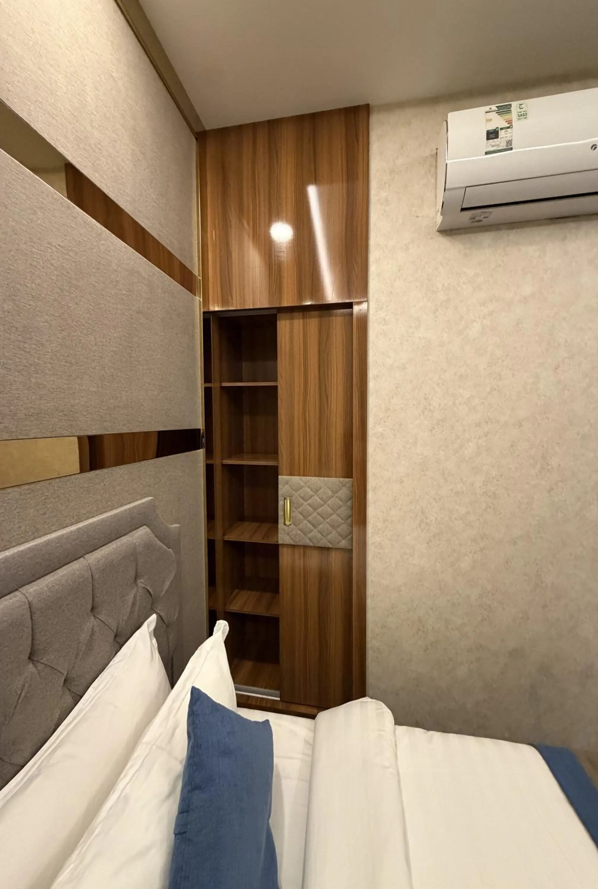 Photo of the whole room, Bed in Sunday Grand Al Khobar Hotel Formerly Holiday Al Khaleej