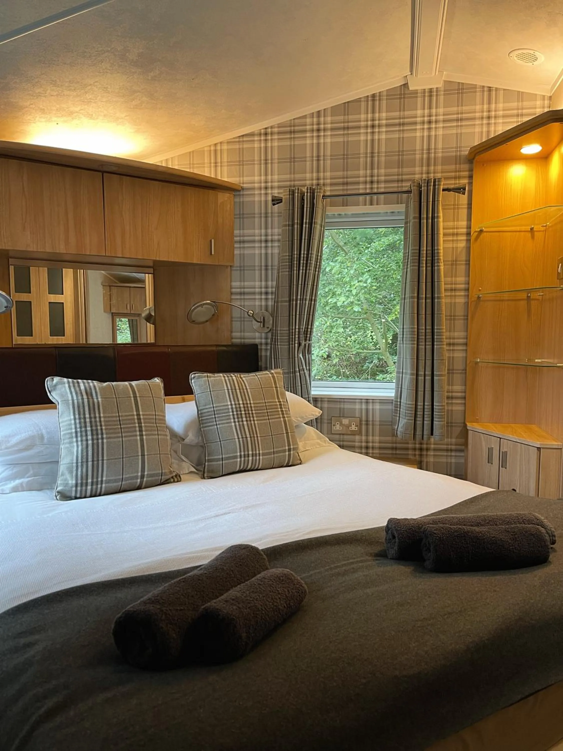 Bed in Percy Wood Lodges with Hot Tubs