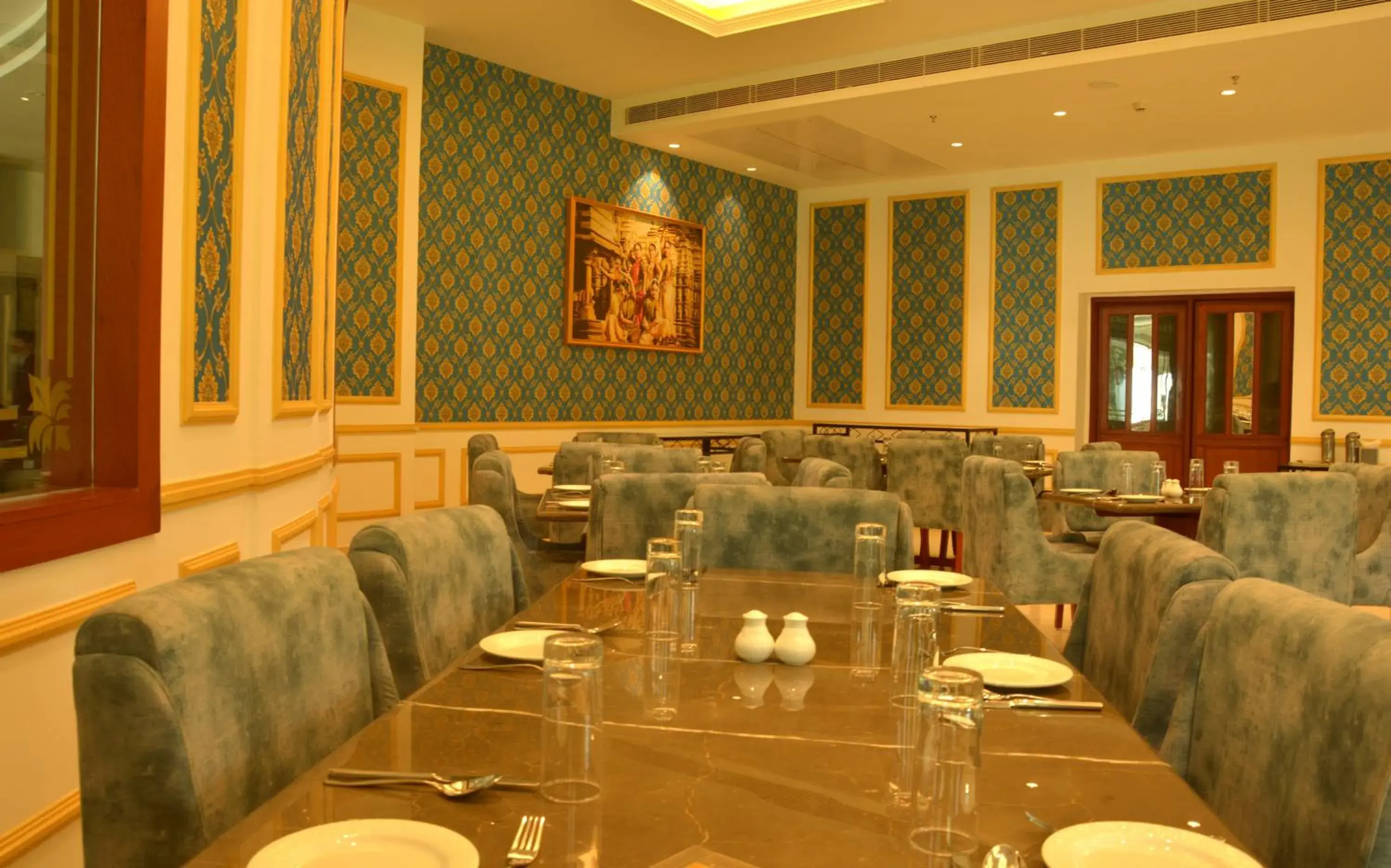 Restaurant/places to eat in Hotel Chandela Khajuraho Restaurant/places to eat in Hotel Chandela Khajuraho