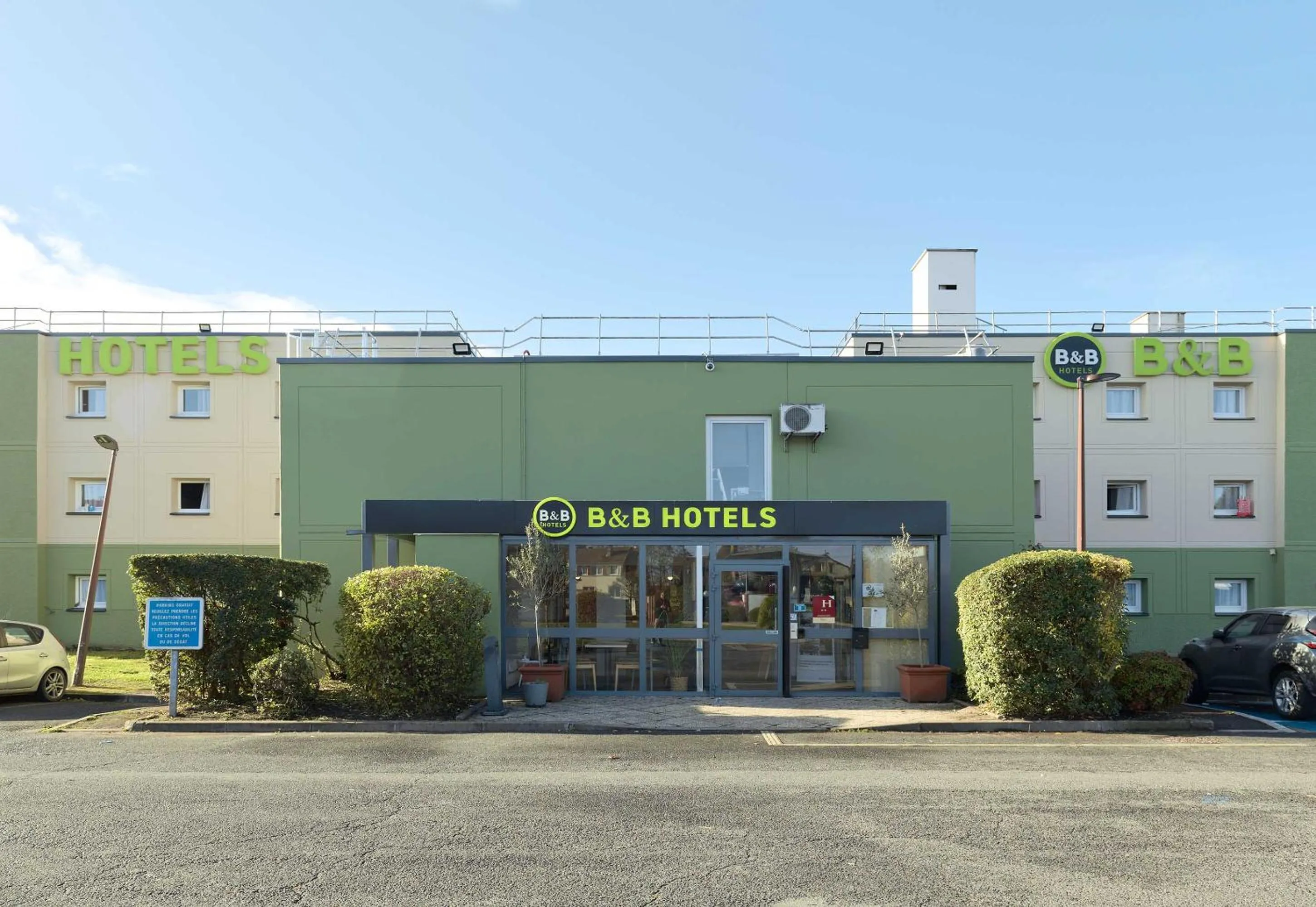 Property building in B&B HOTEL Cergy Pierrelaye