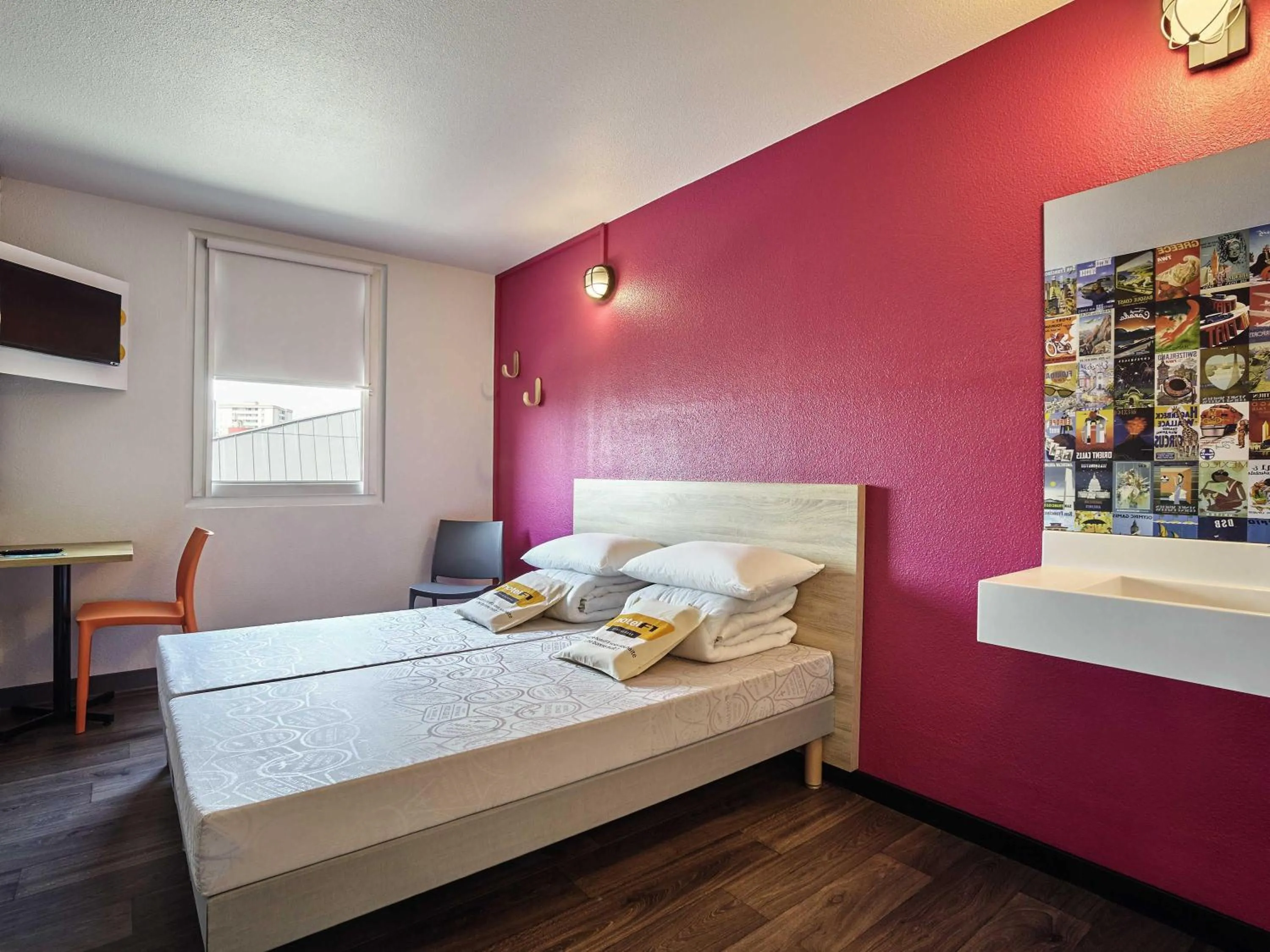 Bedroom, Bed in hotelF1 Evreux Sud