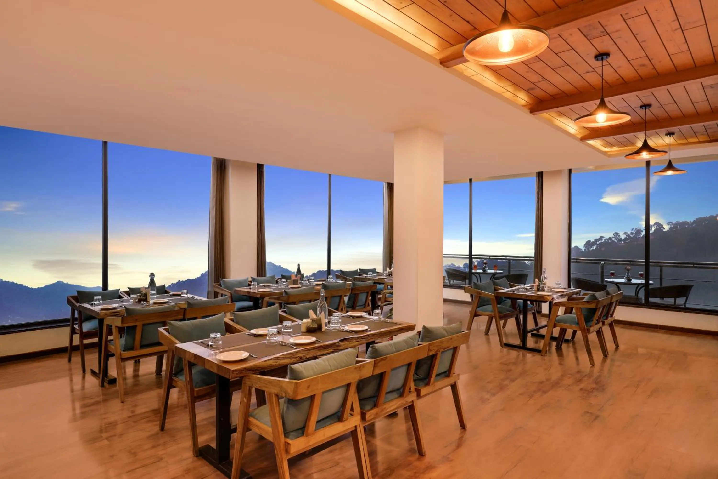 Restaurant/places to eat in The Chateau Kasauli