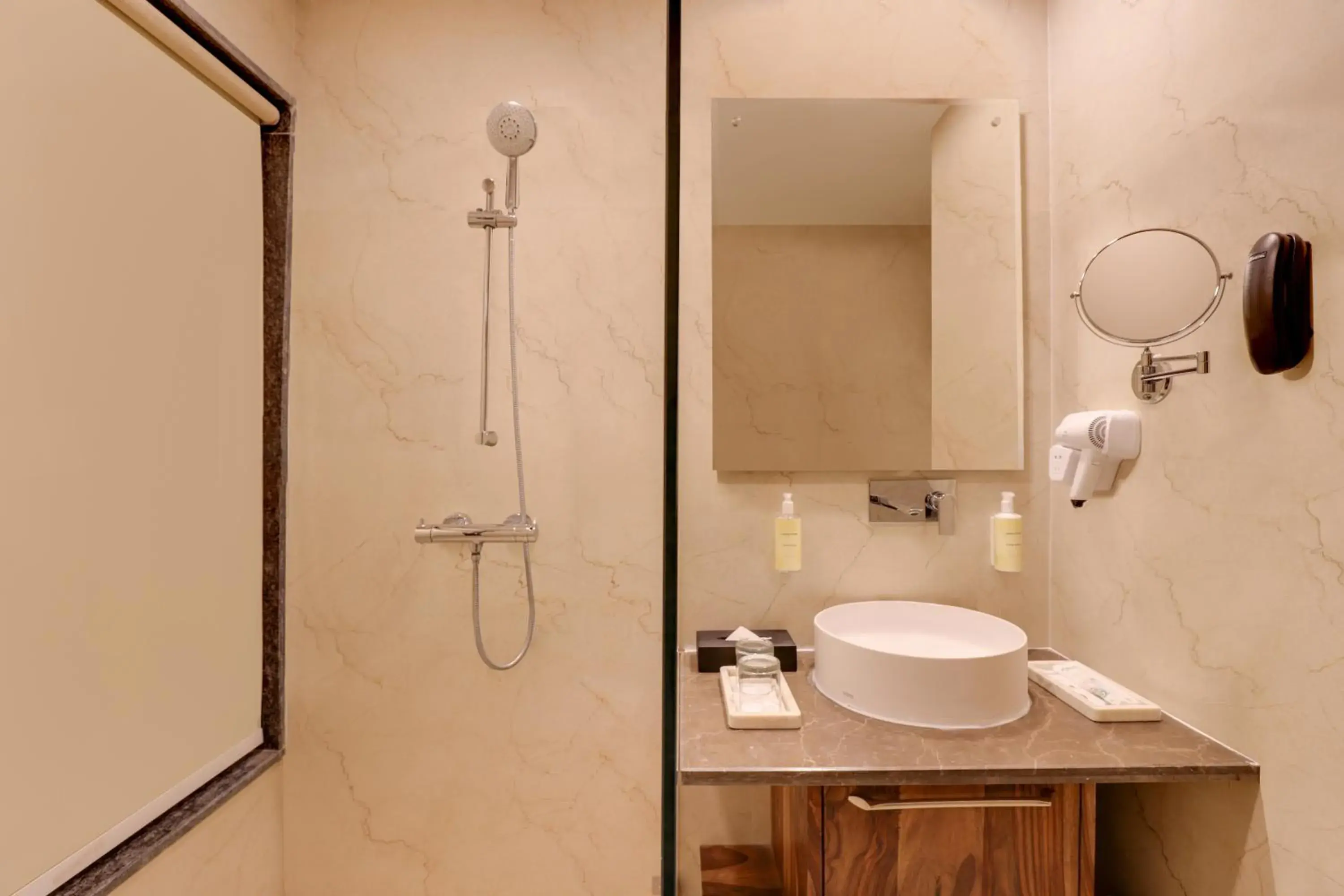 Deluxe King Room (Complimentary Hi-Tea,Happy Hours with 1+1 offer on Alcoholic Beverages,10% Off on Laundry Service) - single occupancy in Lemon Tree Hotel, Kasauli Deluxe King Room (Complimentary Hi-Tea,Happy Hours with 1+1 offer on Alcoholic Beverages,10% Off on Laundry Service) - single occupancy in Lemon Tree Hotel, Kasauli