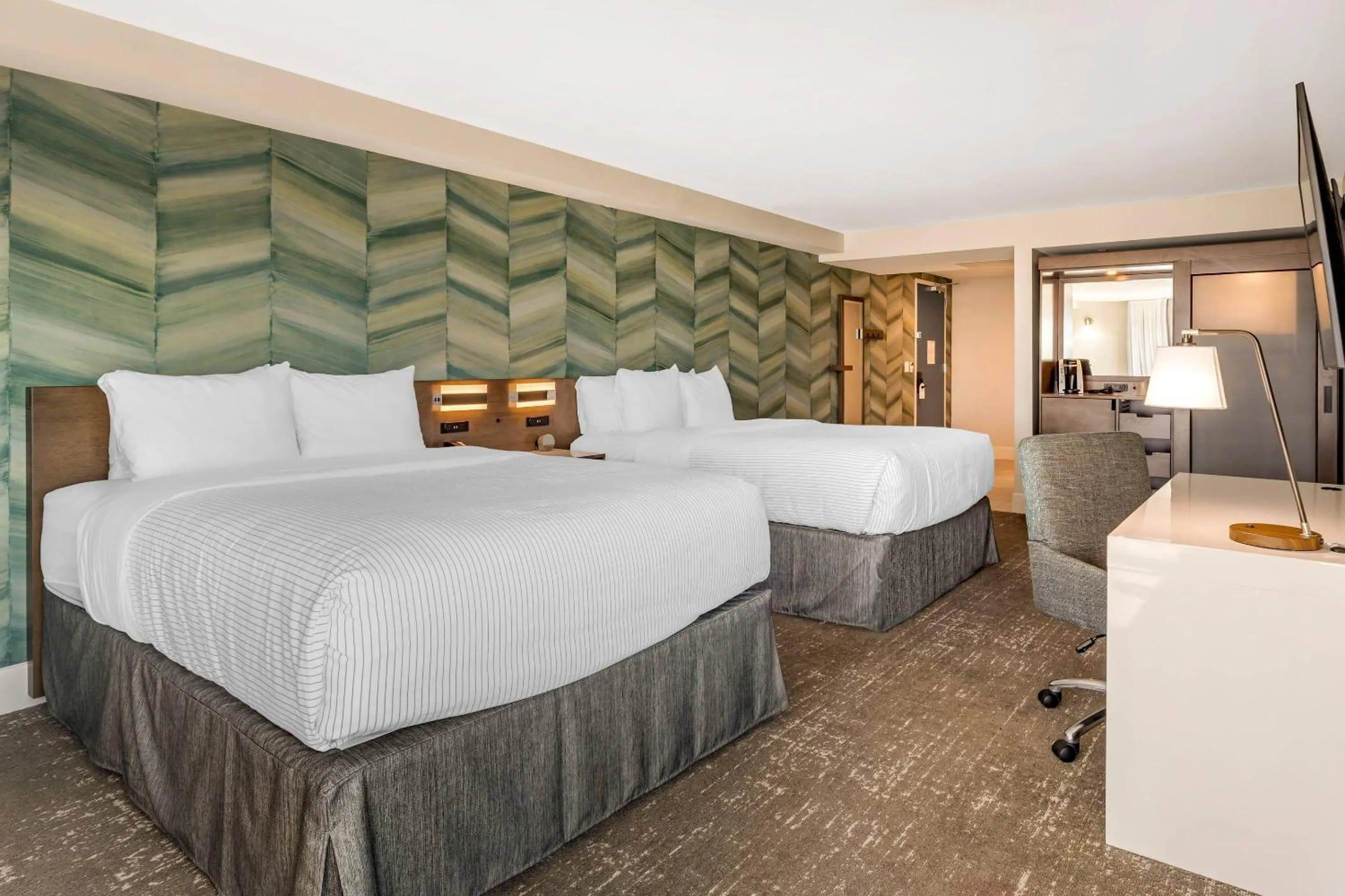 Bedroom, Bed in Cambria Hotel Ocean City - Bayfront