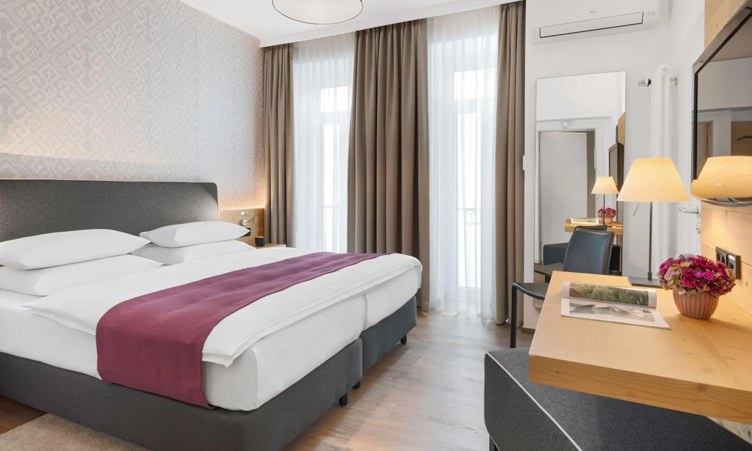 Bed in Alpen Hotel München Bed in Alpen Hotel München