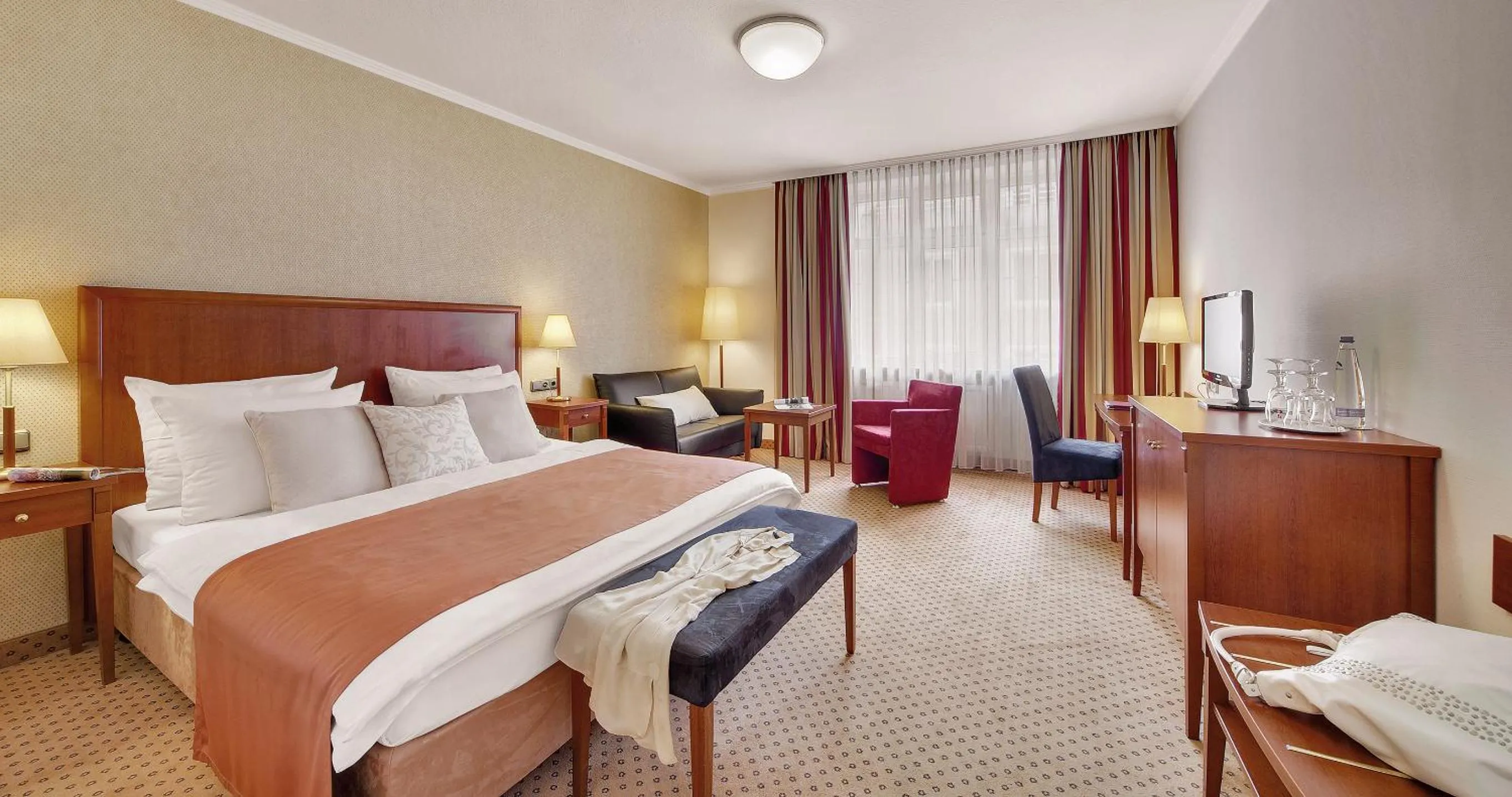 Bed in Alpen Hotel München