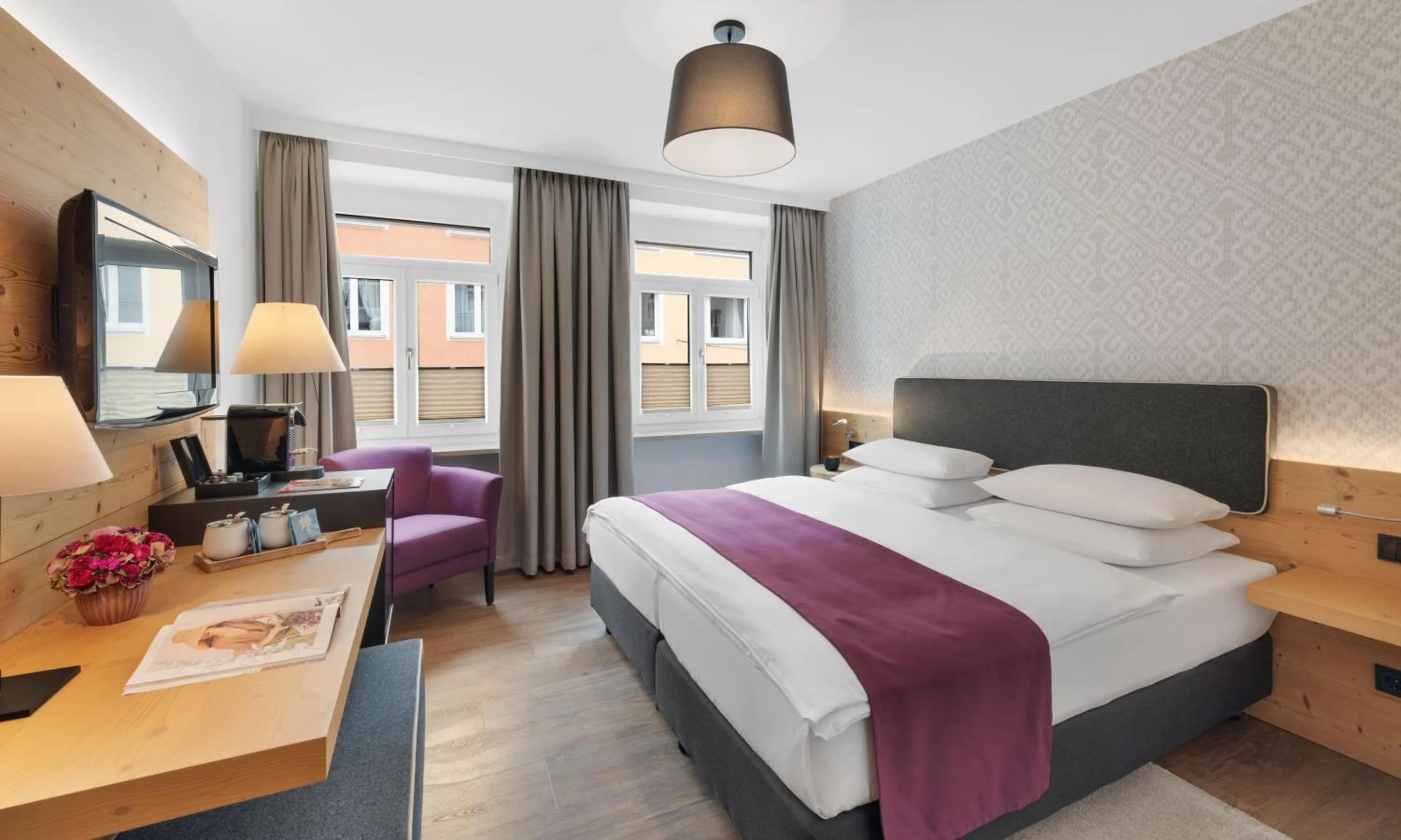 Bed in Alpen Hotel München