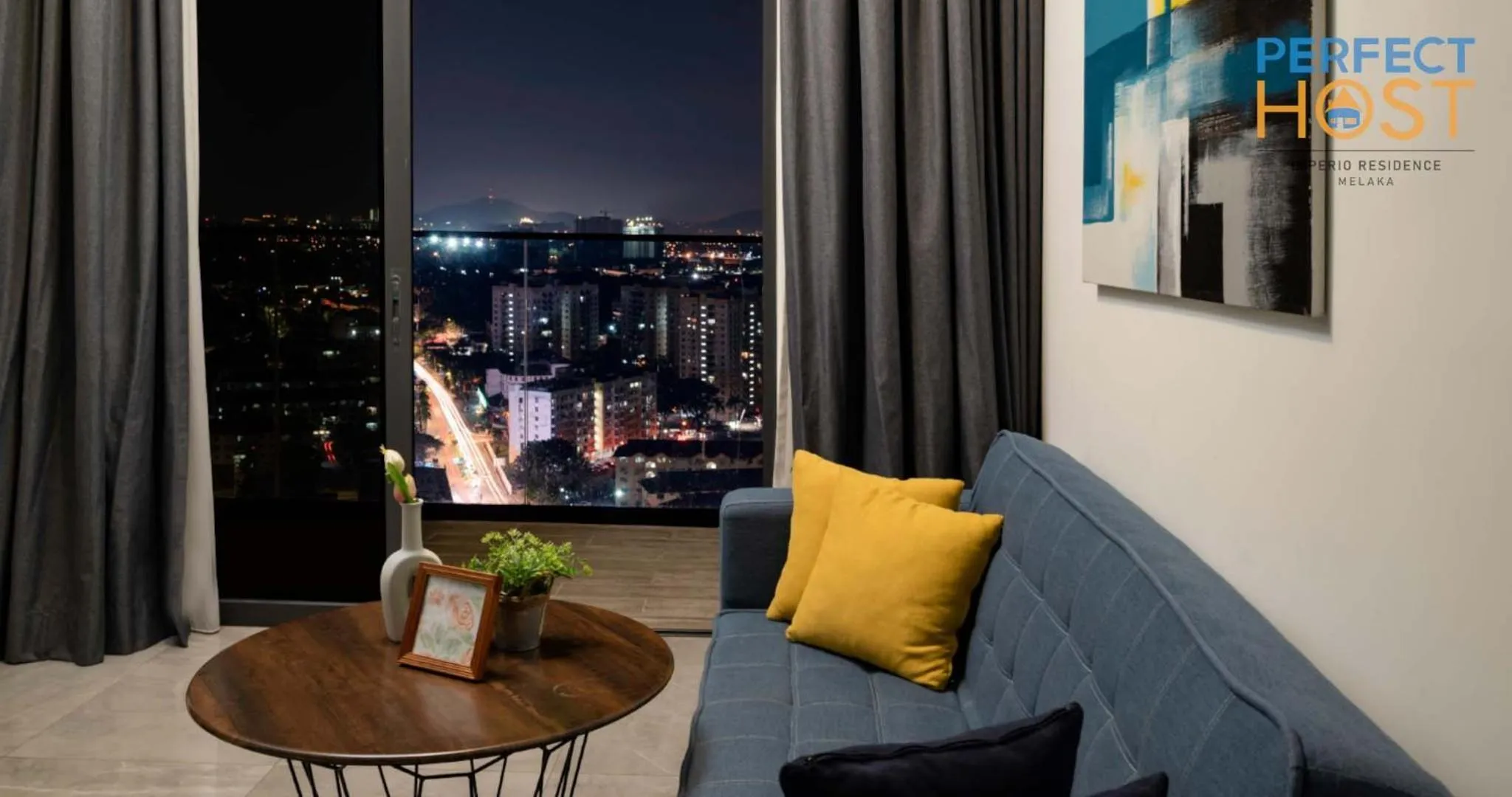 Night in Imperio Residence Seafront by Perfect Host