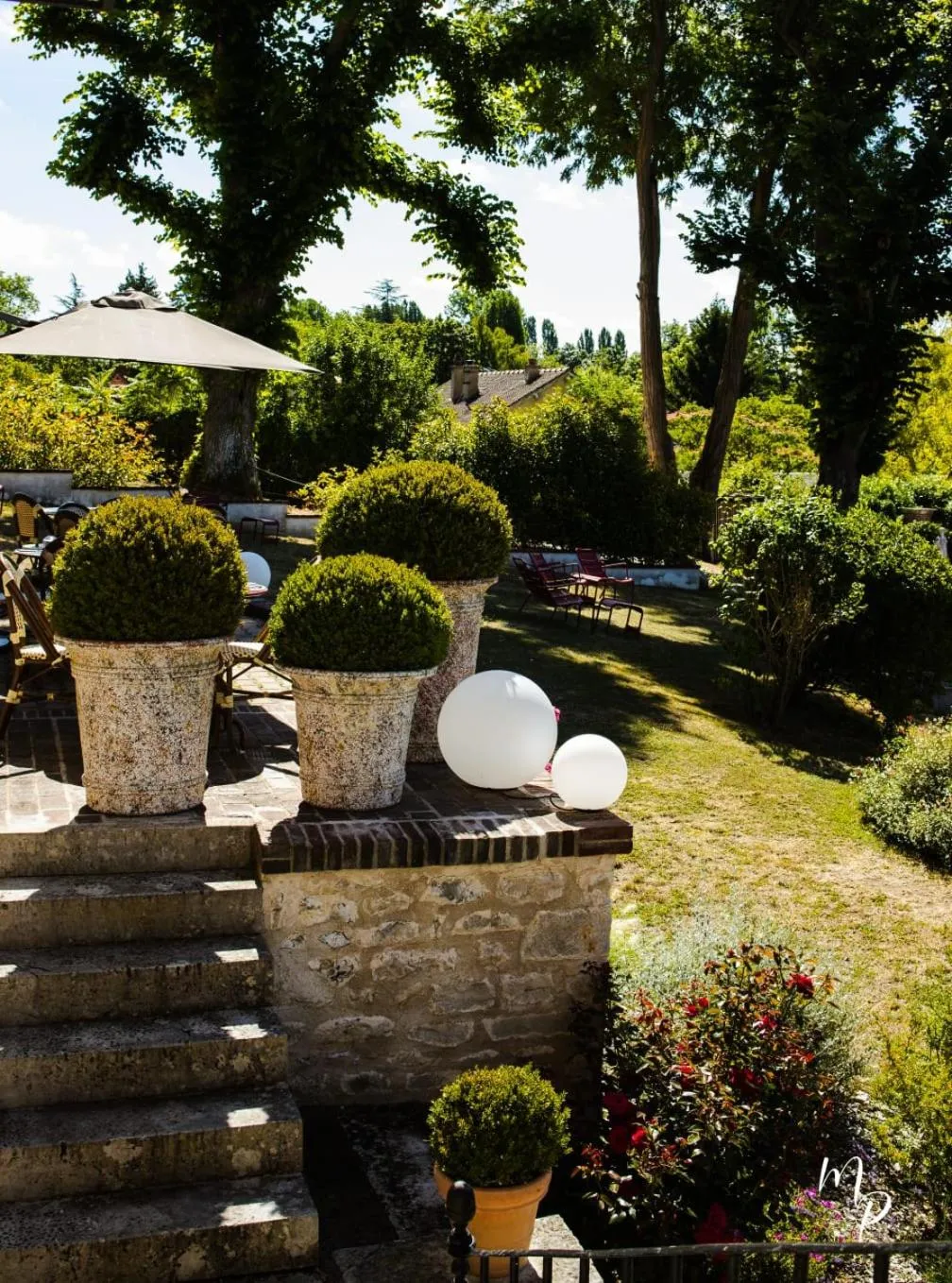 Garden in Hotel Restaurant La Musardiere