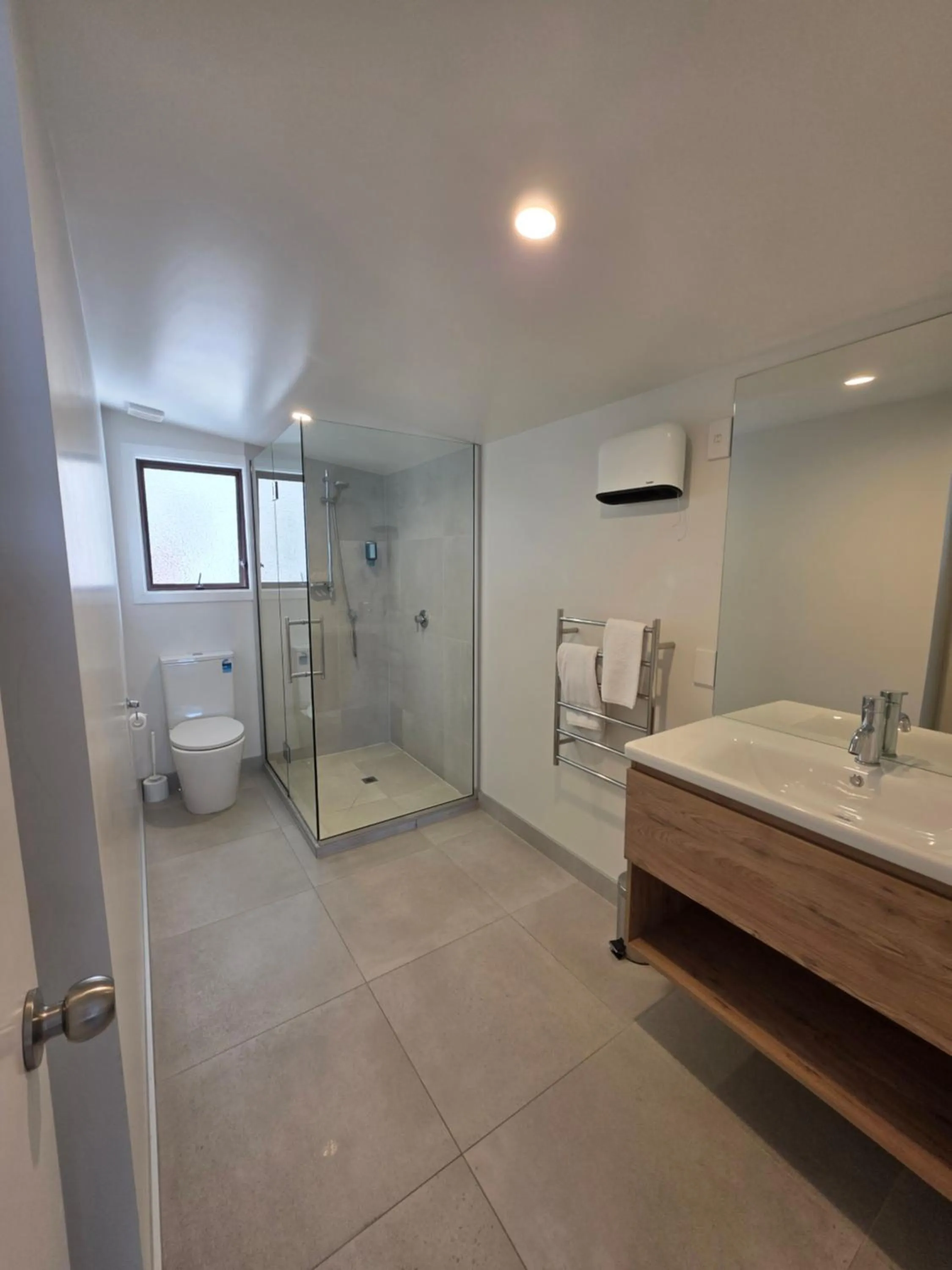 Bathroom in Kaikoura Beach Motel