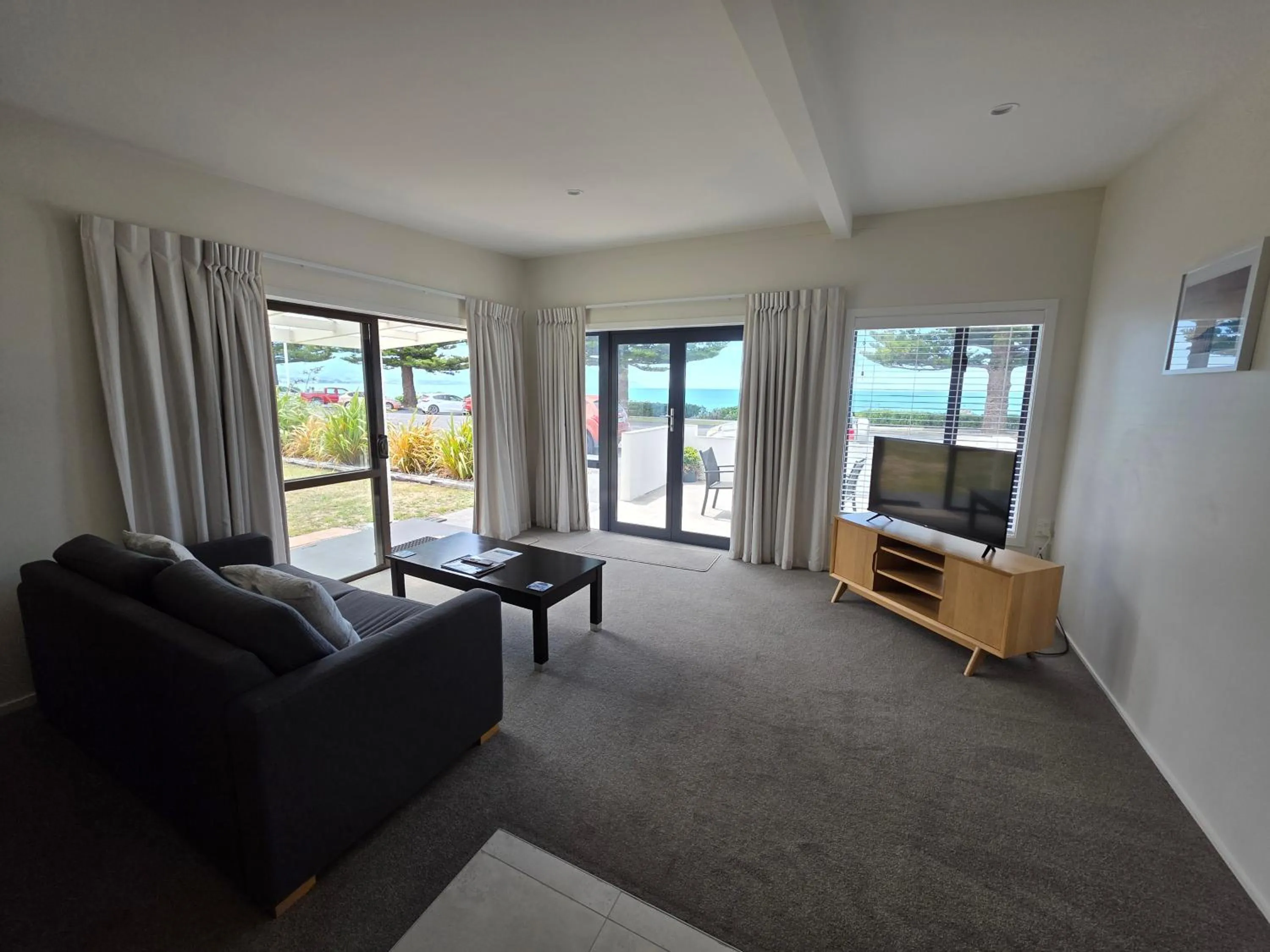 Living room in Kaikoura Beach Motel