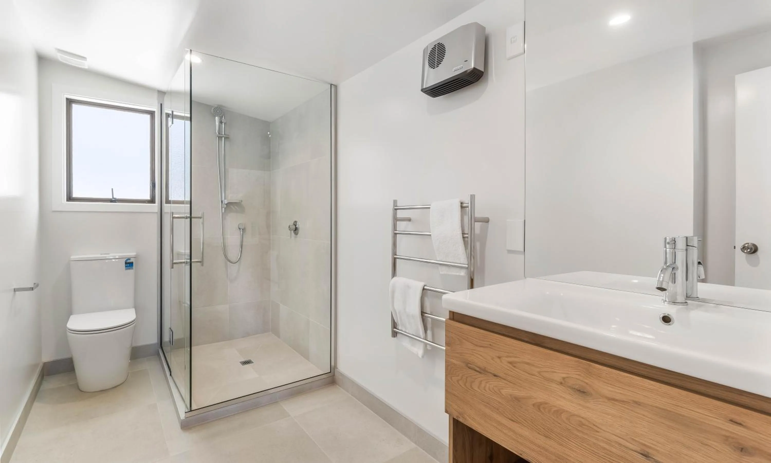 Bathroom in Kaikoura Beach Motel