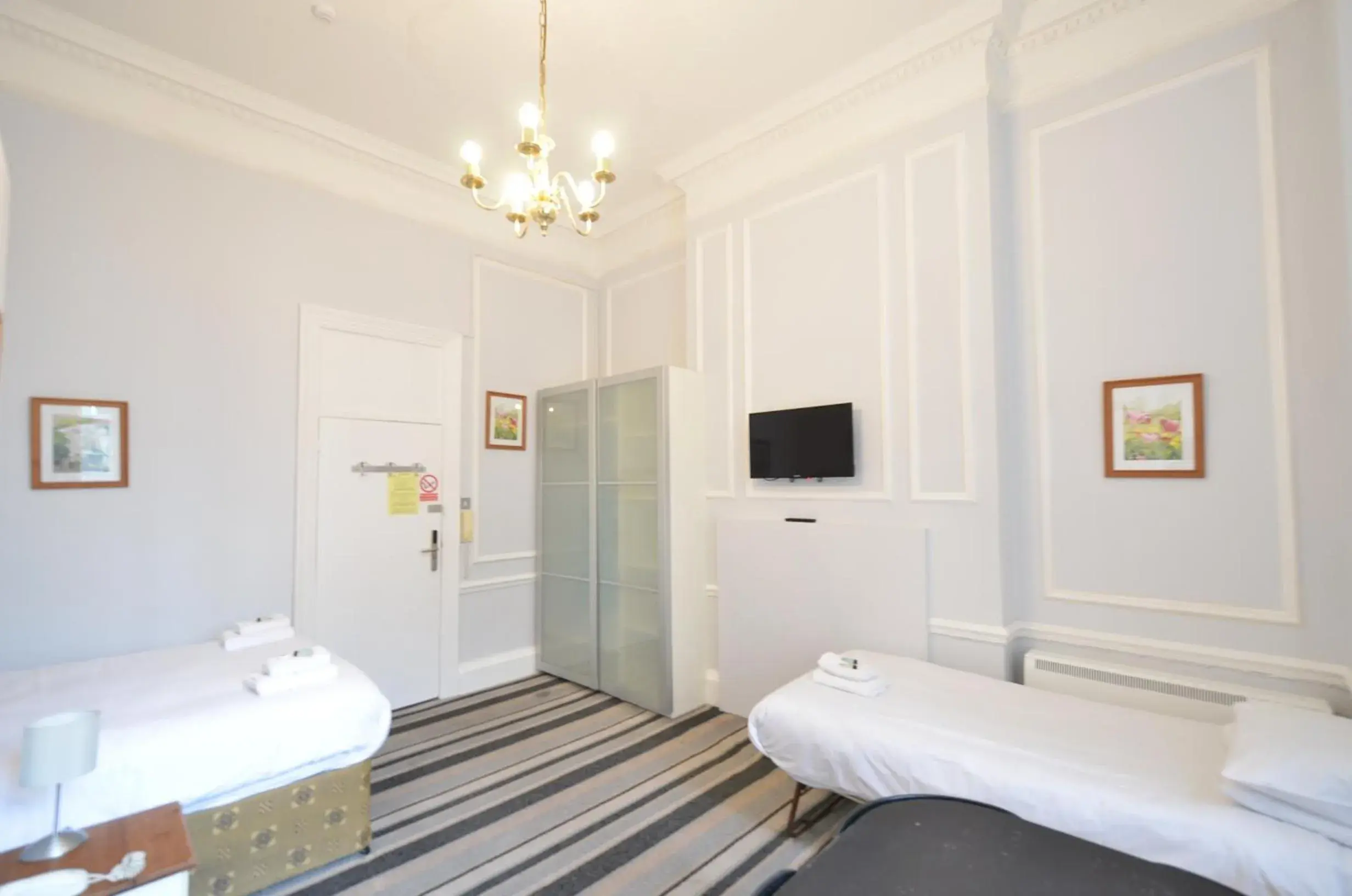 Bedroom, Bed in Amber Residence Hotel-Suites Bedroom, Bed in Amber Residence Hotel-Suites