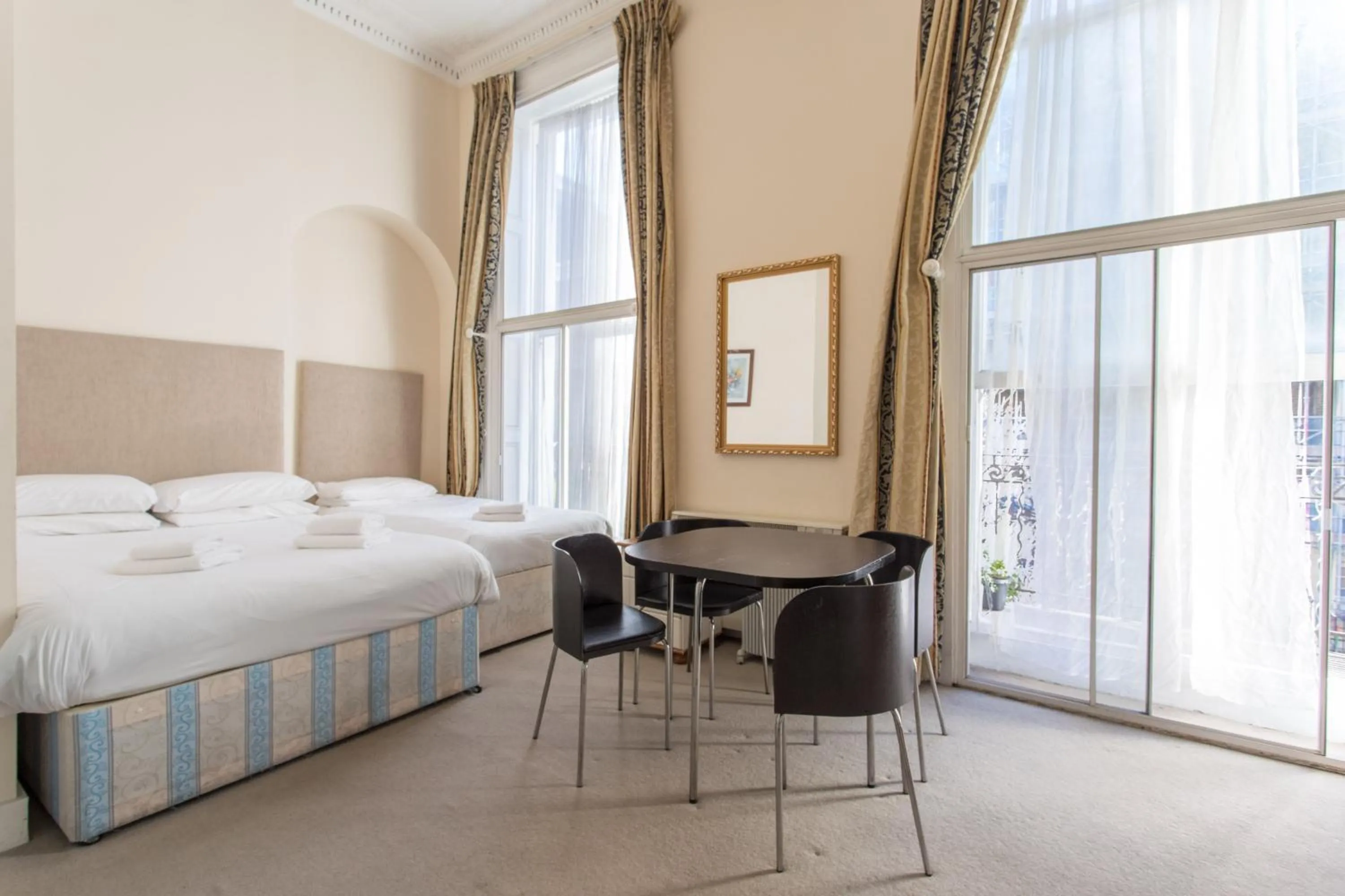 Bedroom, Bed in Amber Residence Hotel-Suites