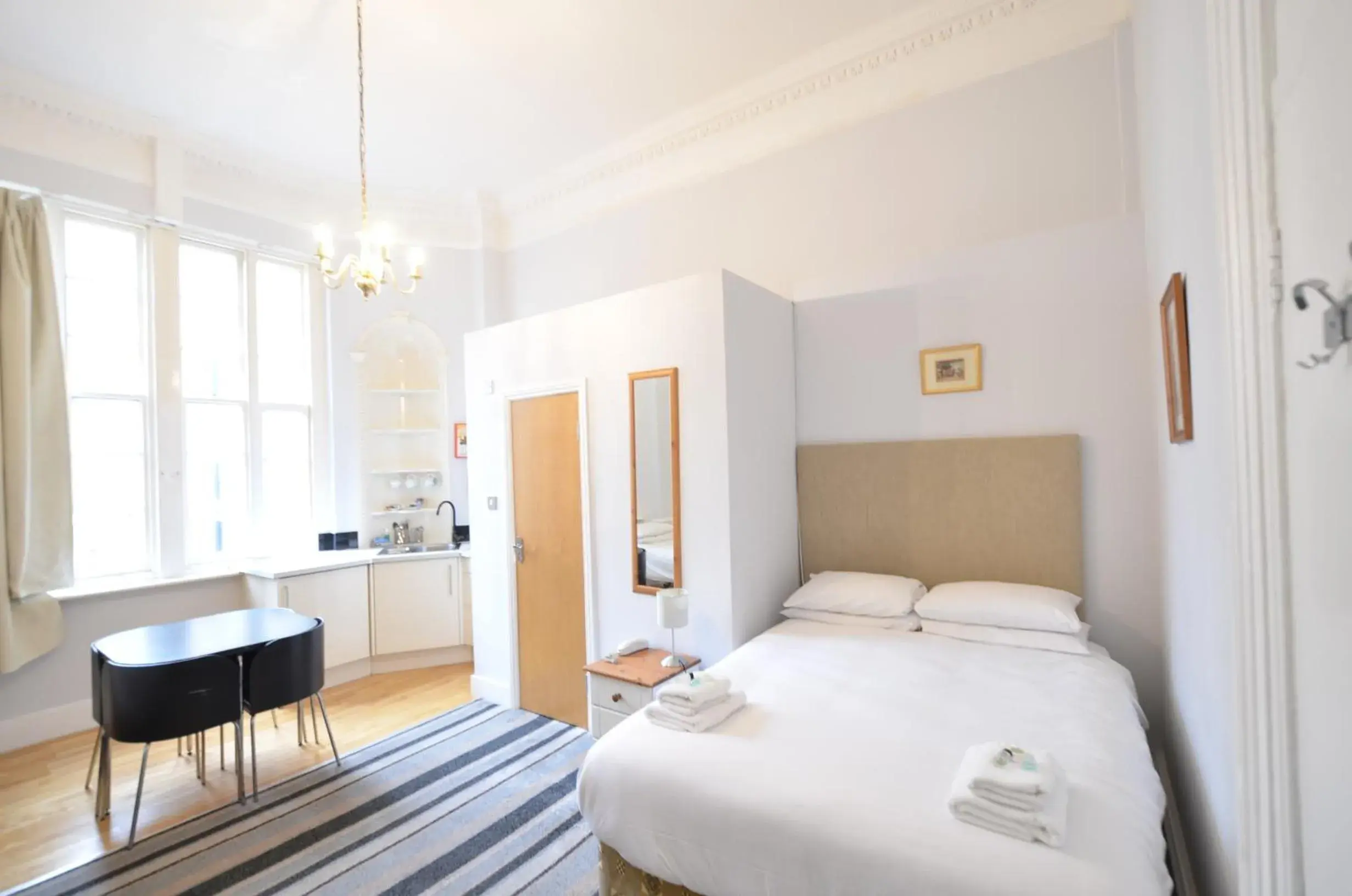 Bedroom, Bed in Amber Residence Hotel-Suites Bedroom, Bed in Amber Residence Hotel-Suites