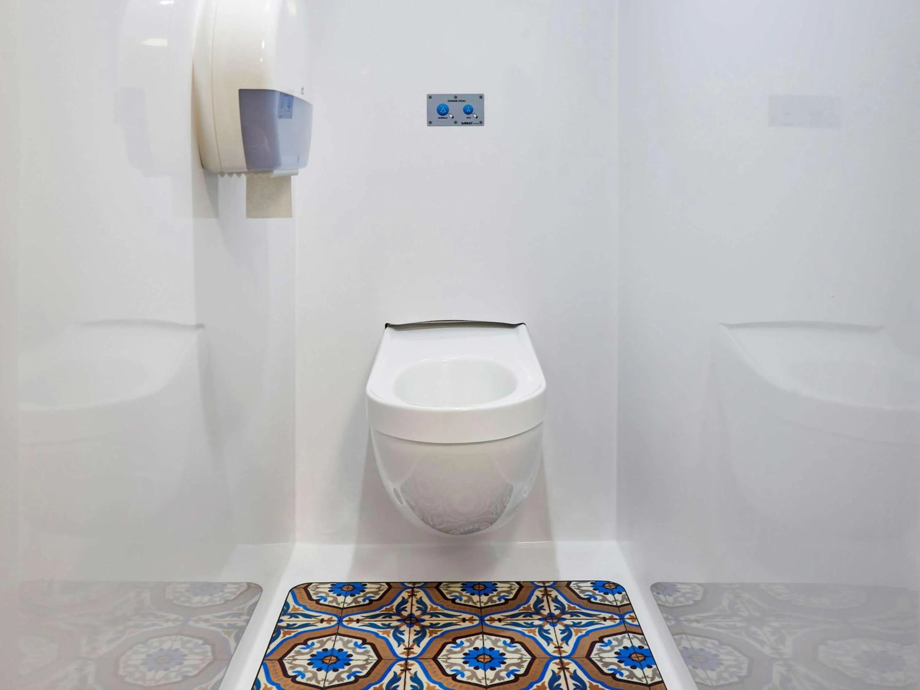 On site in hotelF1 Saint Witz A1 Hôtel