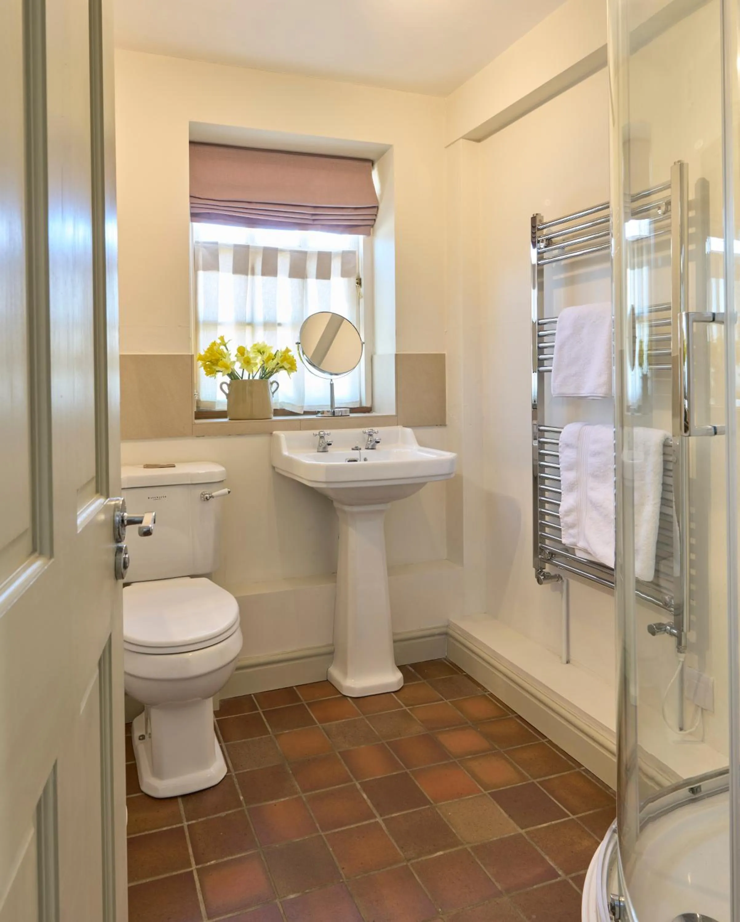 Shower in The Old School, Idbury, OX7 6RU