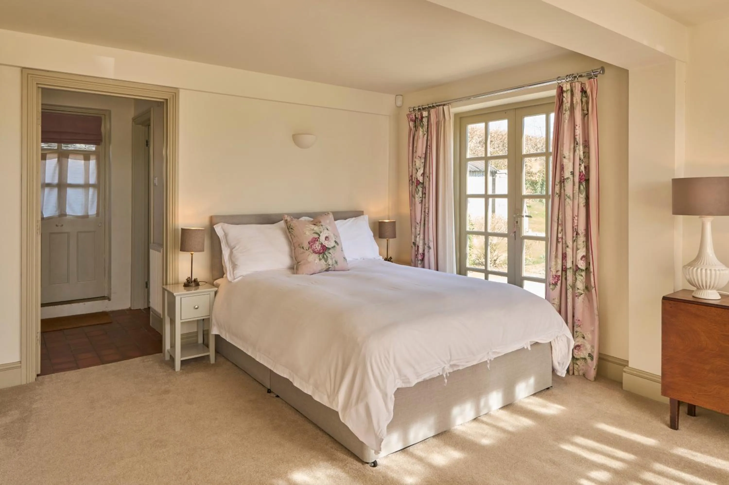 Bed in The Old School, Idbury, OX7 6RU