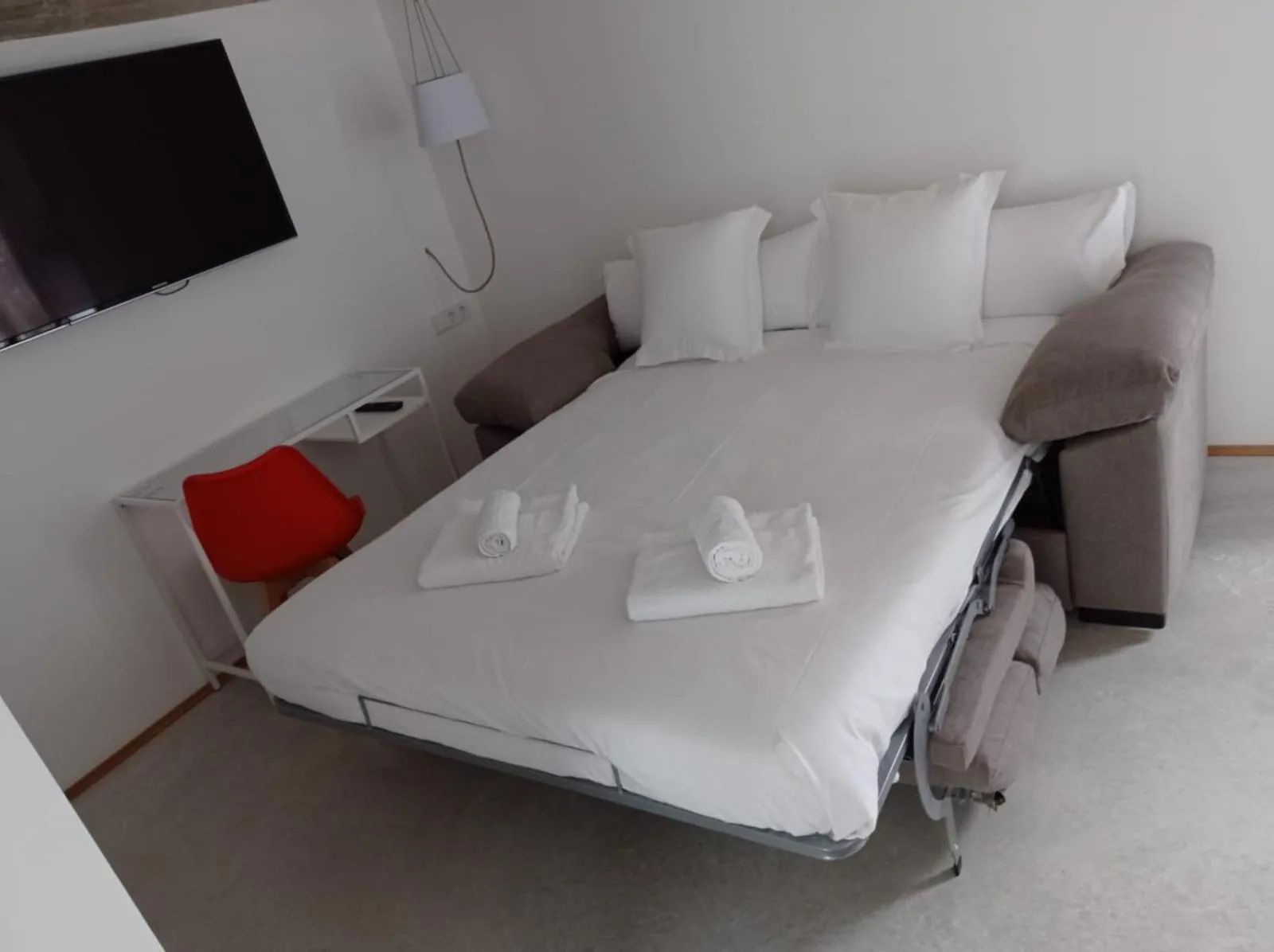 Bed in IRAIPE Estella Rooms Auto Check-in