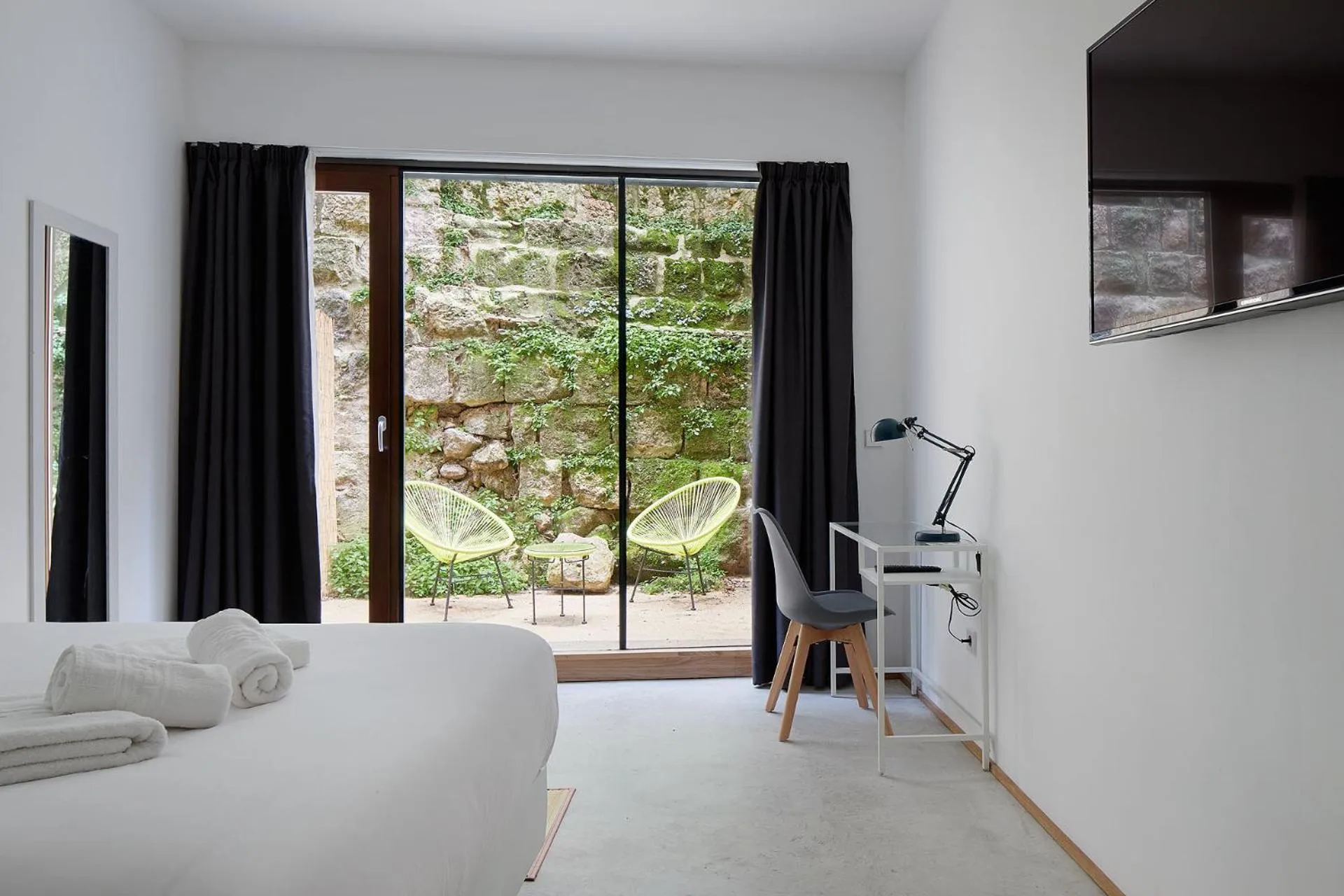 Bed in IRAIPE Estella Rooms Auto Check-in