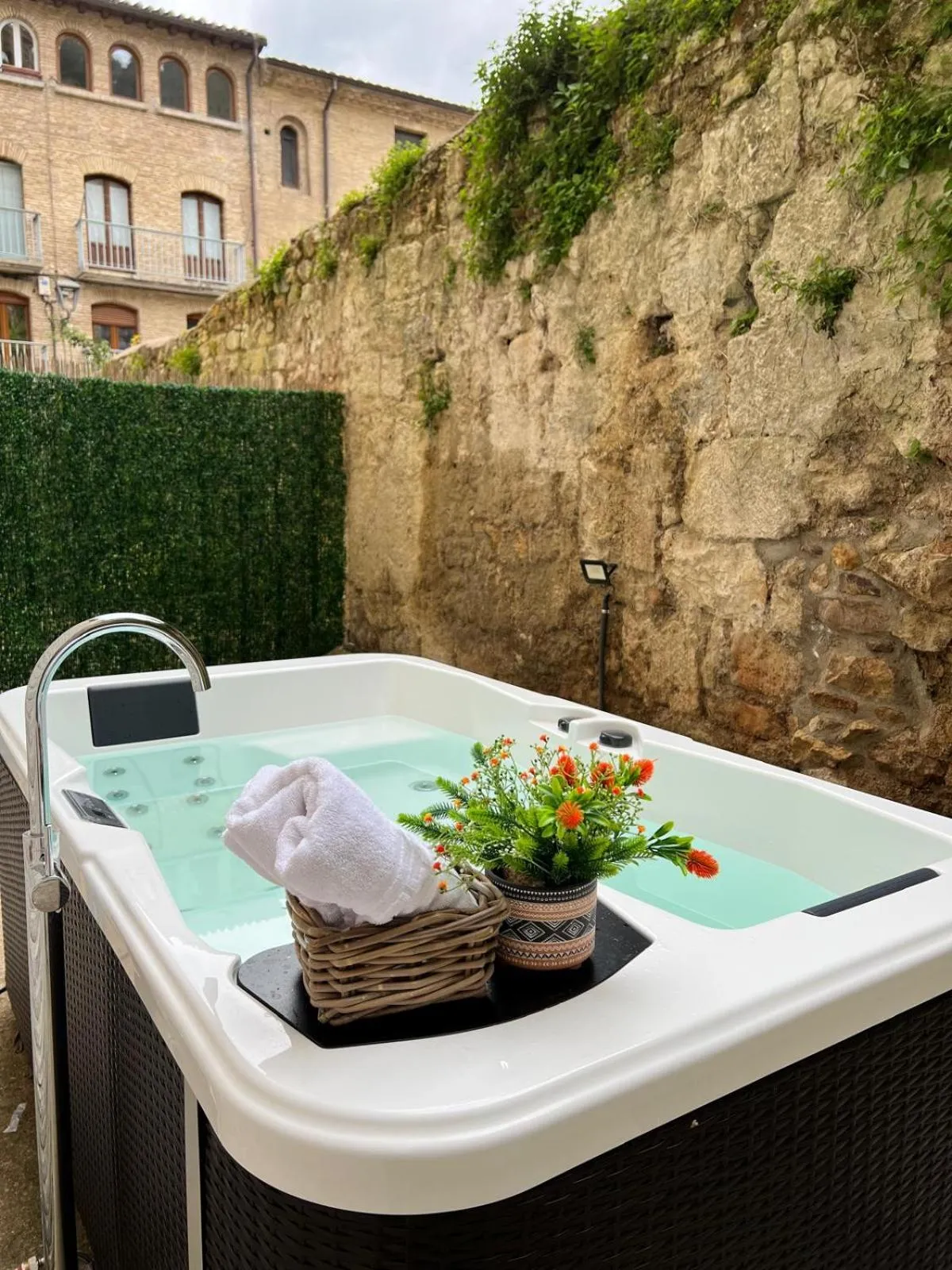 IRAIPE Estella Rooms Auto Check-in