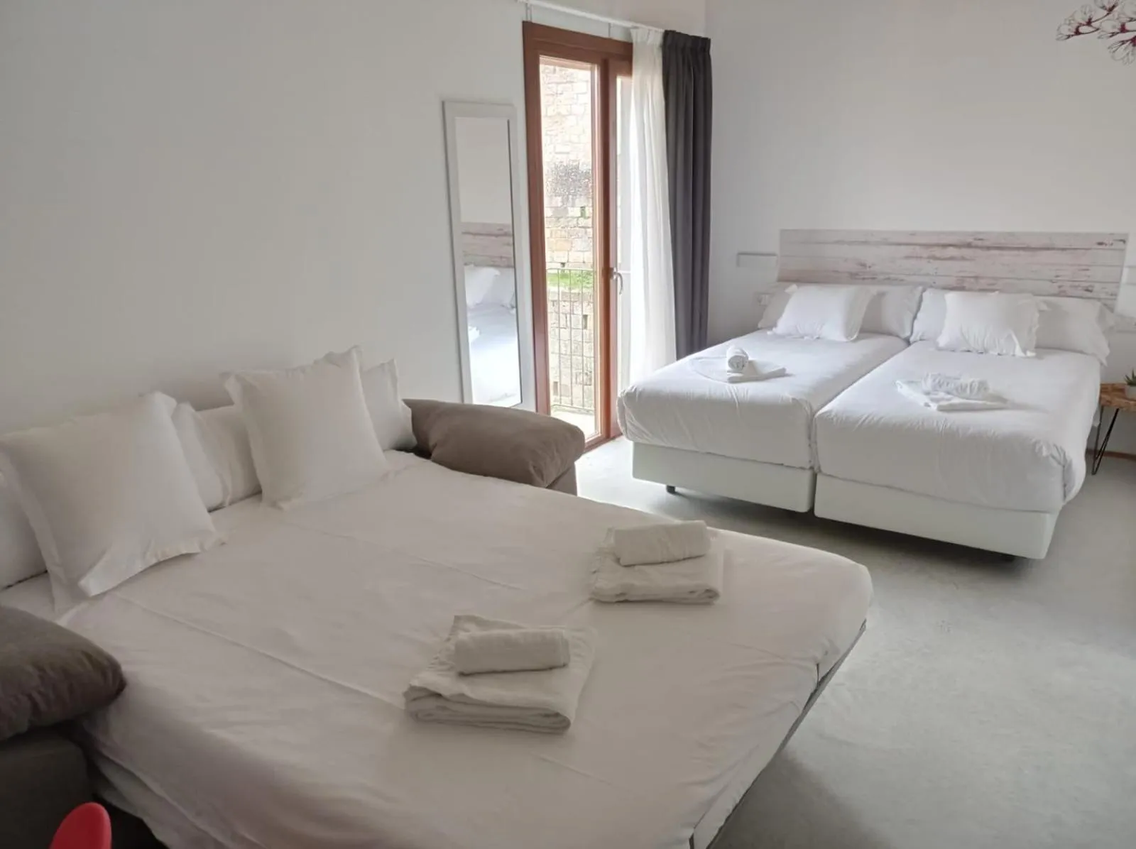 Bed in IRAIPE Estella Rooms Auto Check-in