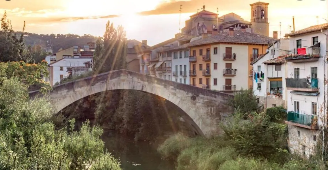 Entertainment in IRAIPE Estella Rooms Auto Check-in