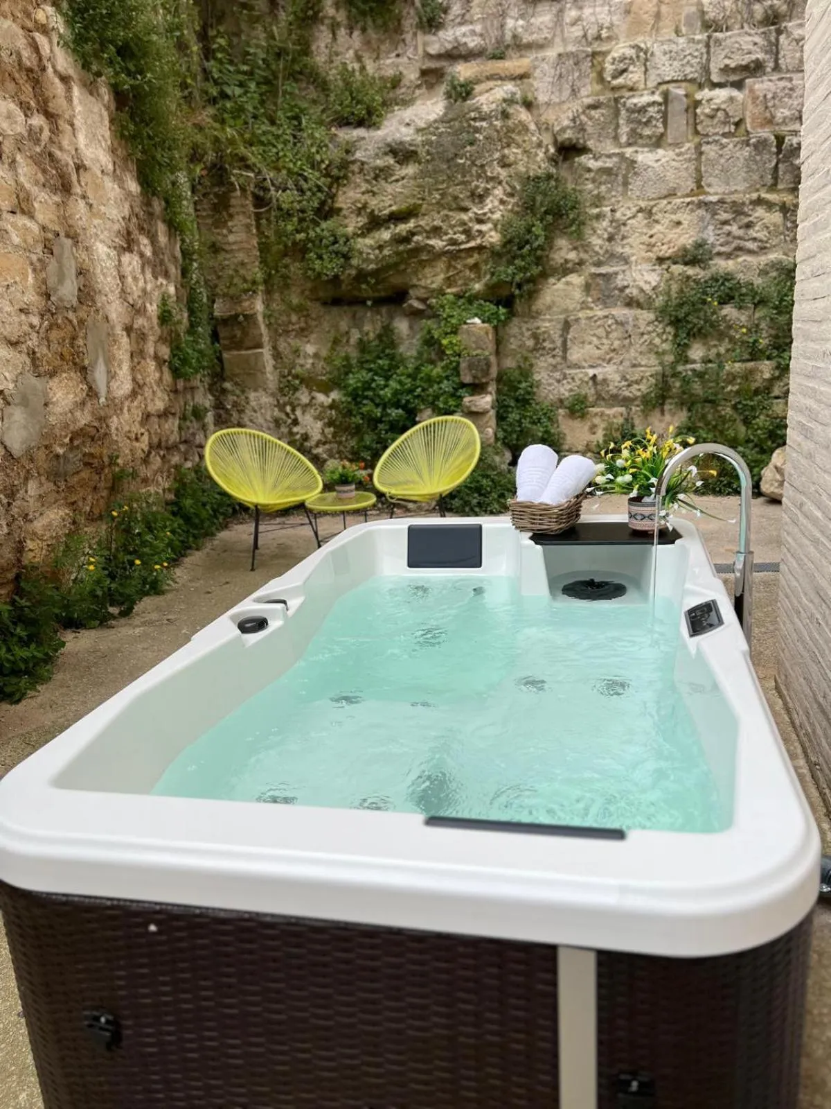 IRAIPE Estella Rooms Auto Check-in