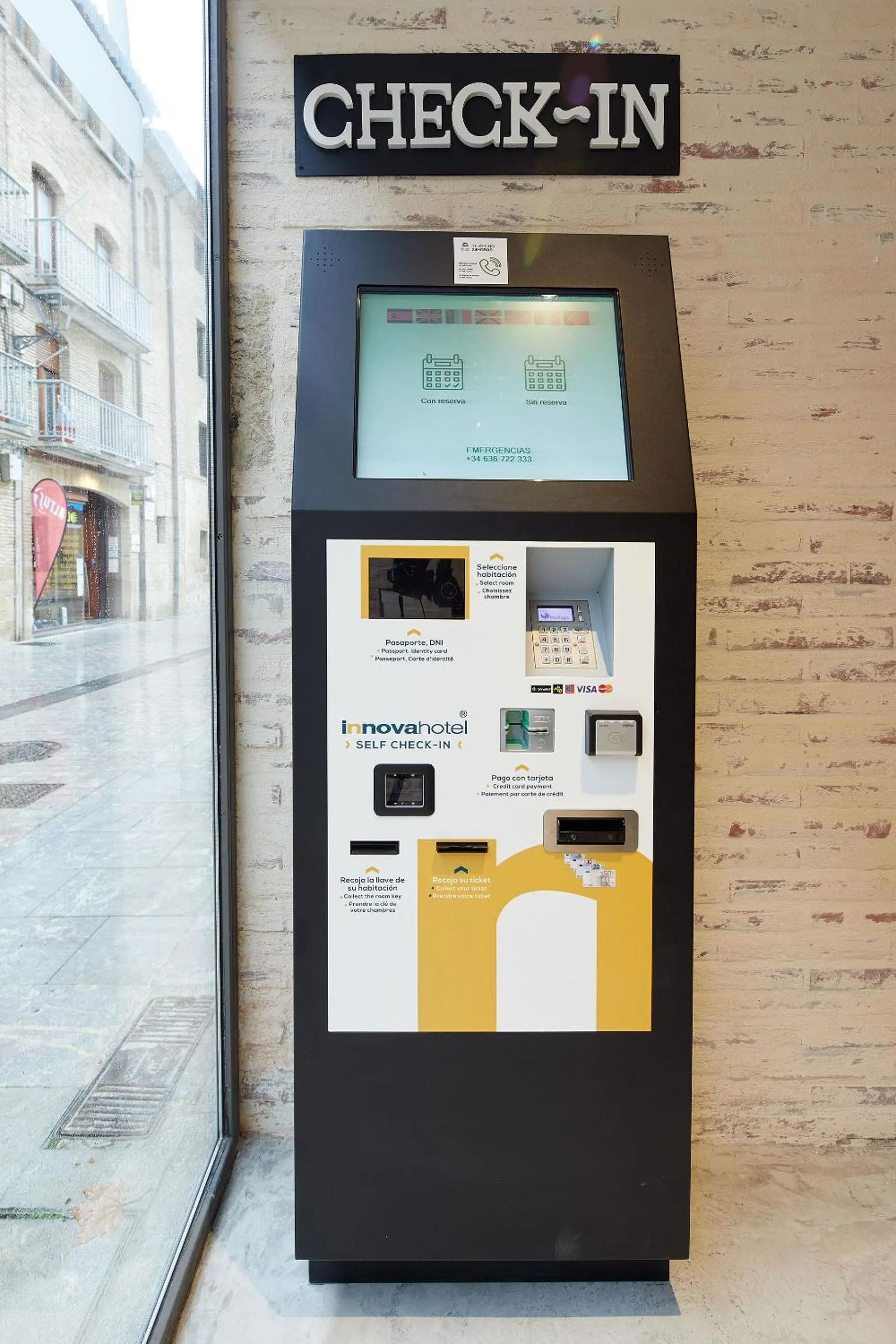 Property building in IRAIPE Estella Rooms Auto Check-in