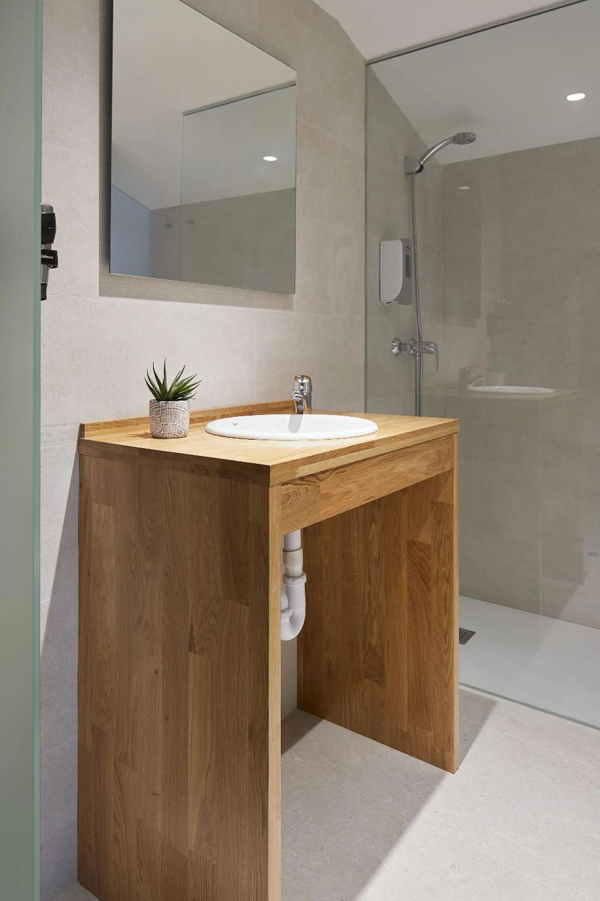 IRAIPE Estella Rooms Auto Check-in