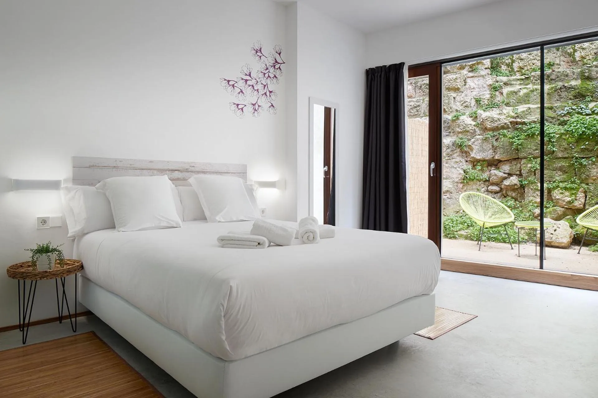 Bed in IRAIPE Estella Rooms Auto Check-in