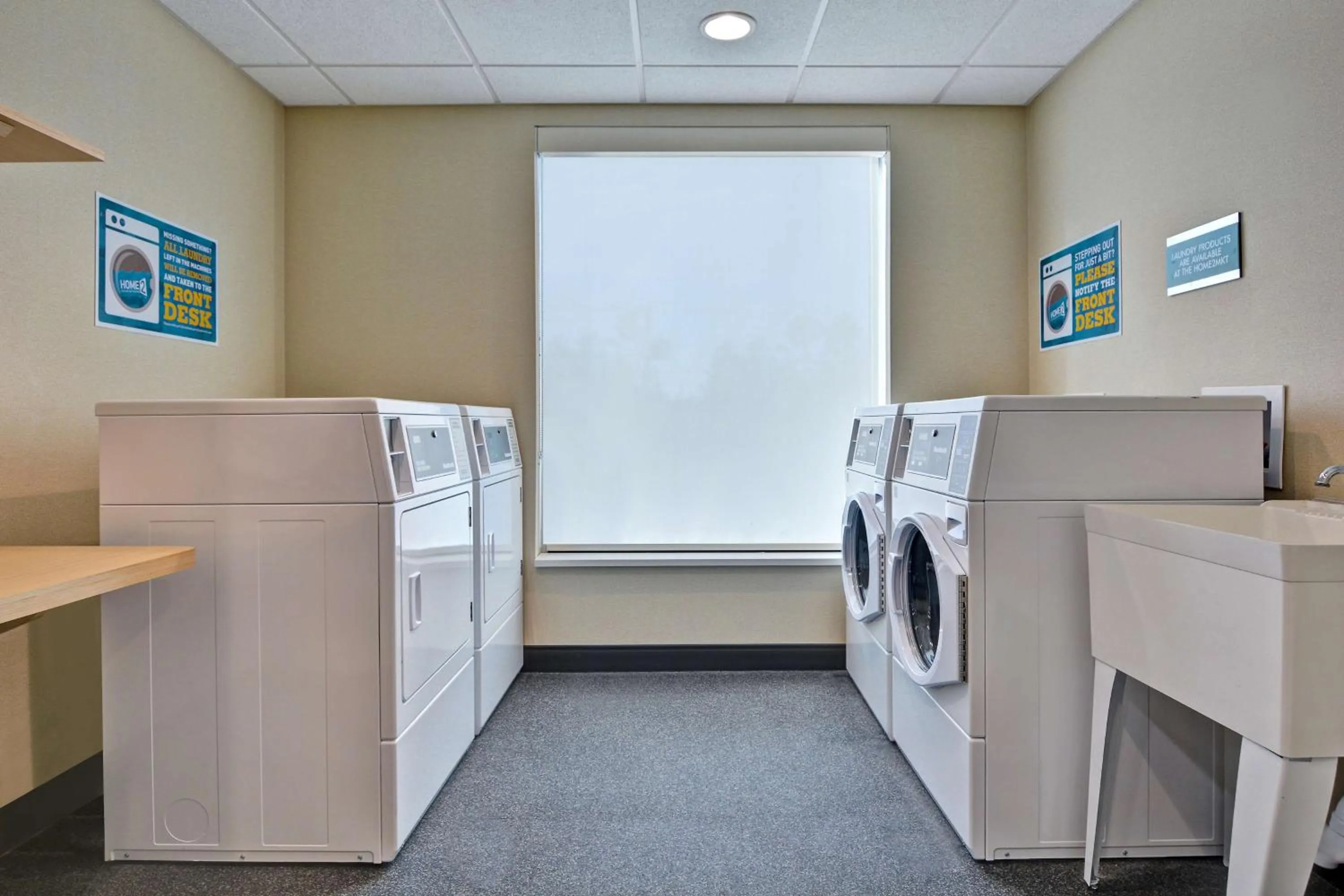 Property building, Bed in Home2 Suites By Hilton Savannah Midtown, Ga