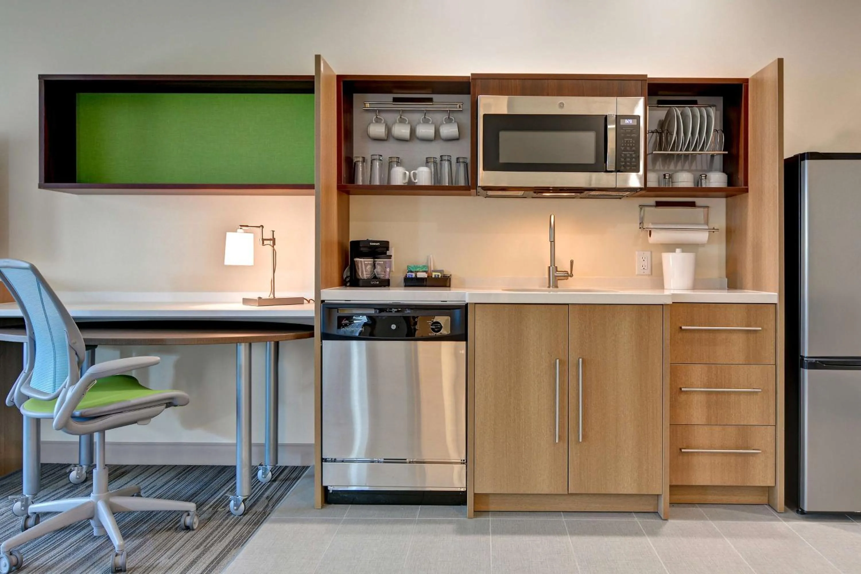 Bedroom in Home2 Suites By Hilton Savannah Midtown, Ga