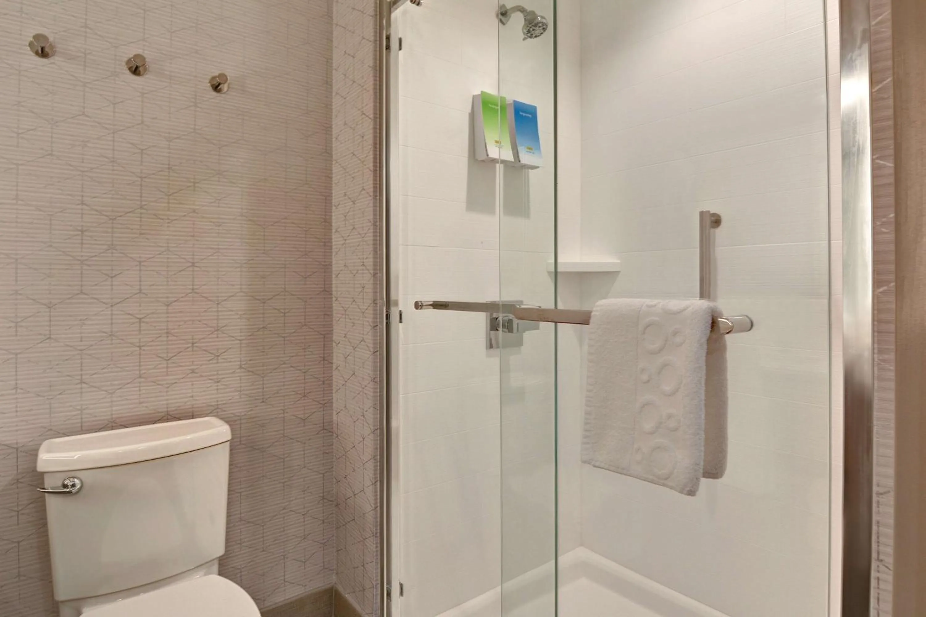 Bathroom in Home2 Suites By Hilton Savannah Midtown, Ga