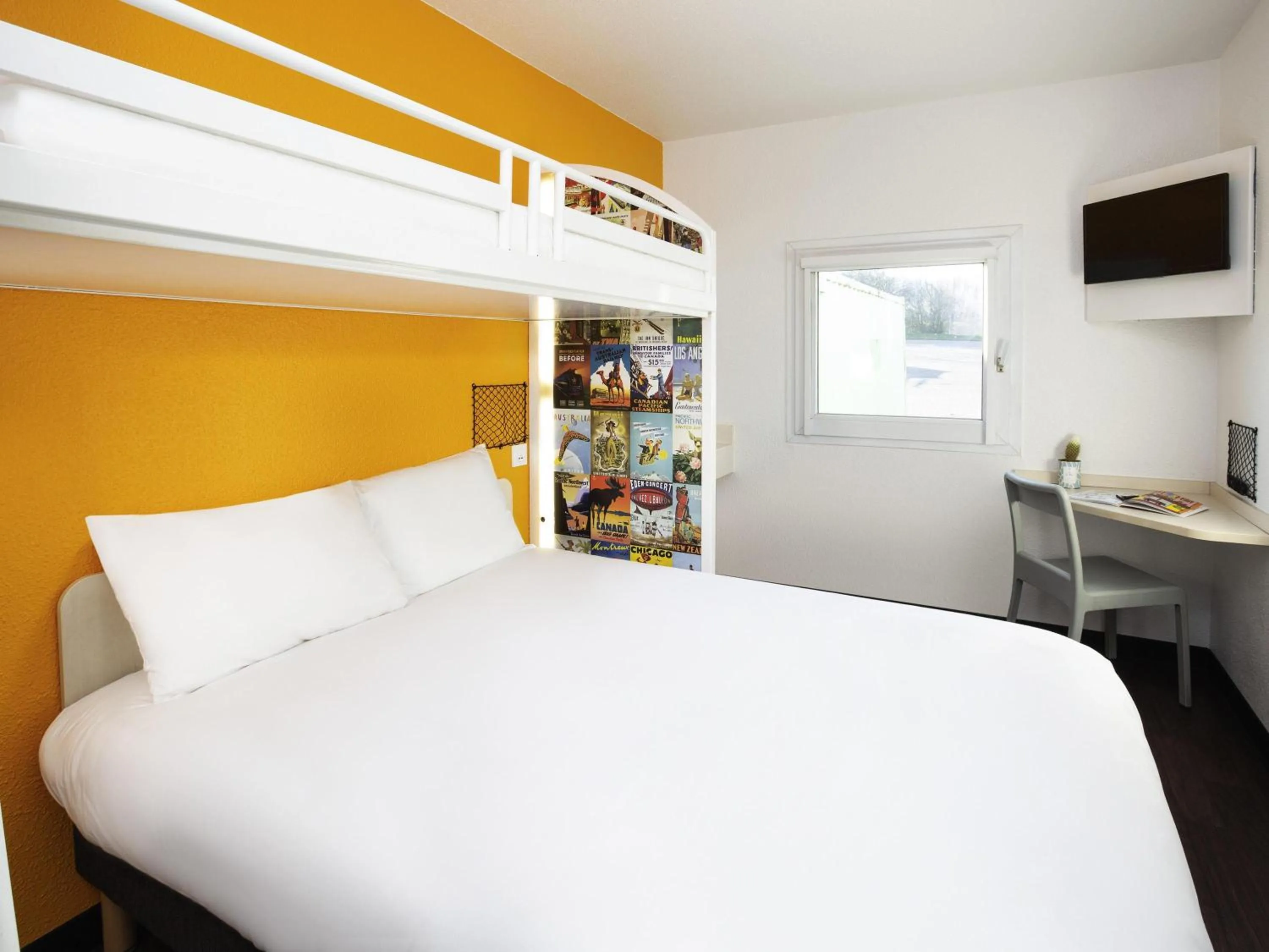 Property building, Bed in hotelF1 Metz Actipole