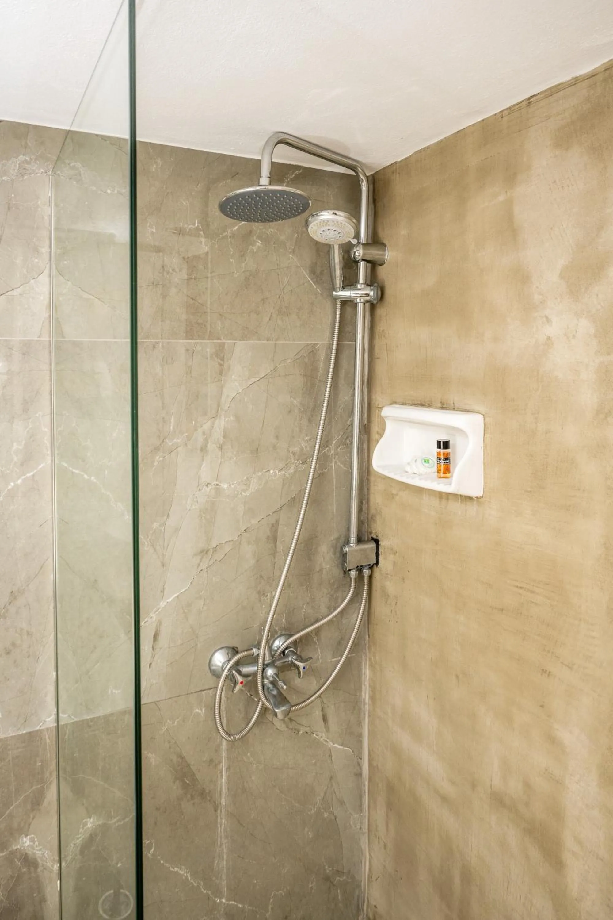 Shower in Alexandra Apartments